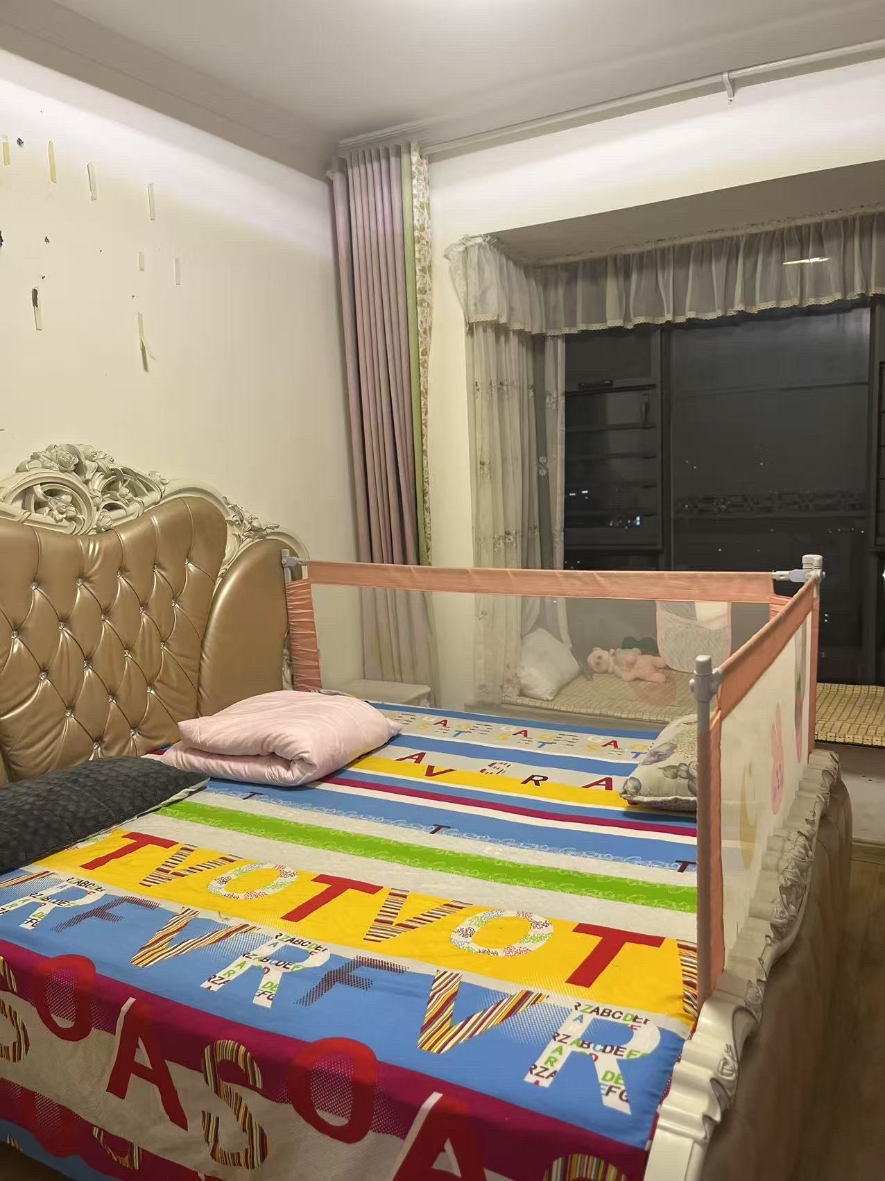 大同沁园  3室2厅2卫    78.0万客厅