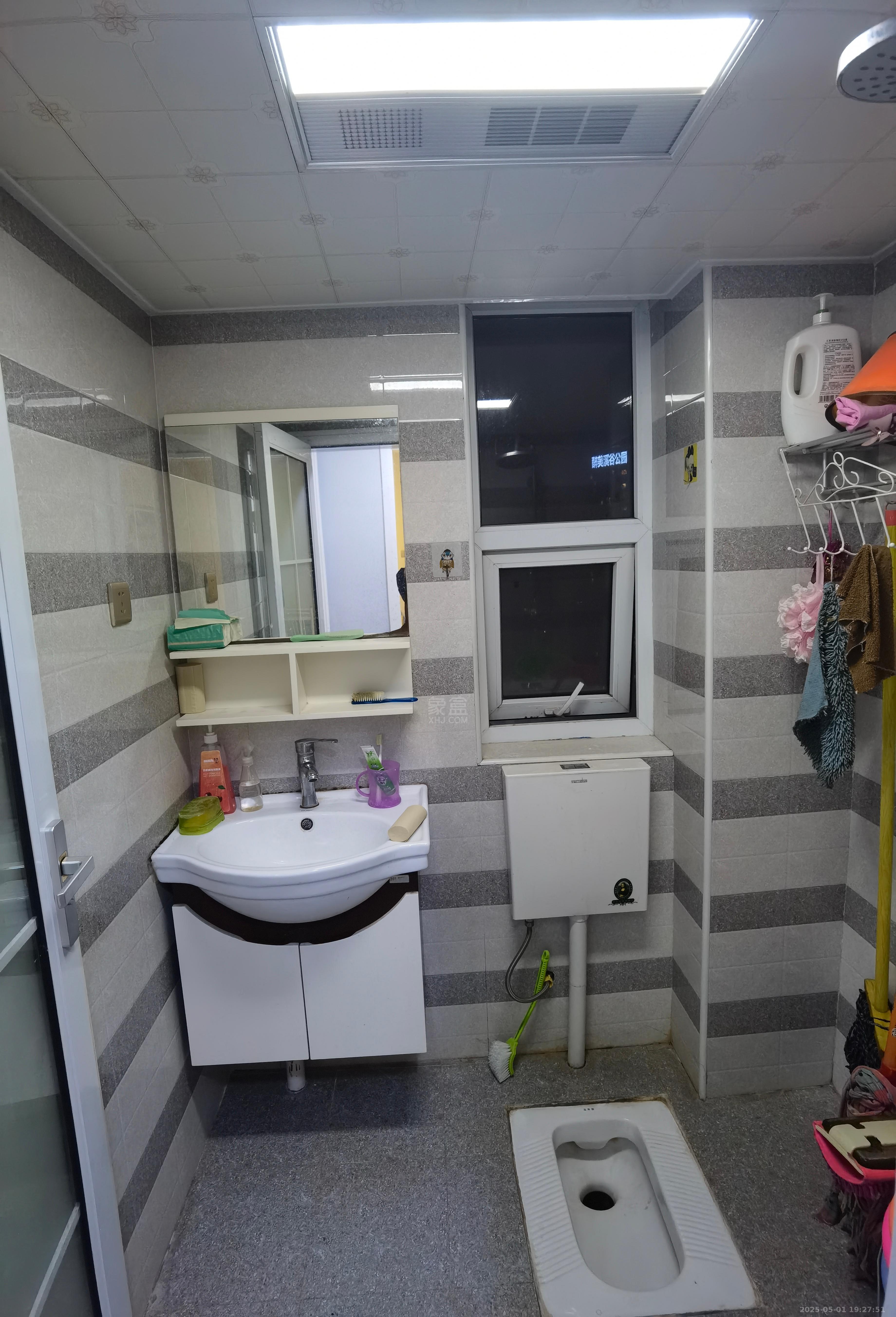 美的城三期 2室2厅1卫 1900.0元/月 美的城三期 2室2厅1卫 1900.0元/月室内图