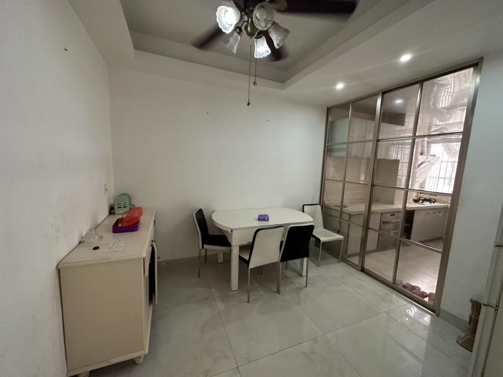 海关宿舍(华信路) 2室2厅1卫 85.0万 海关宿舍(华信路) 2室2厅1卫 85.0万客厅