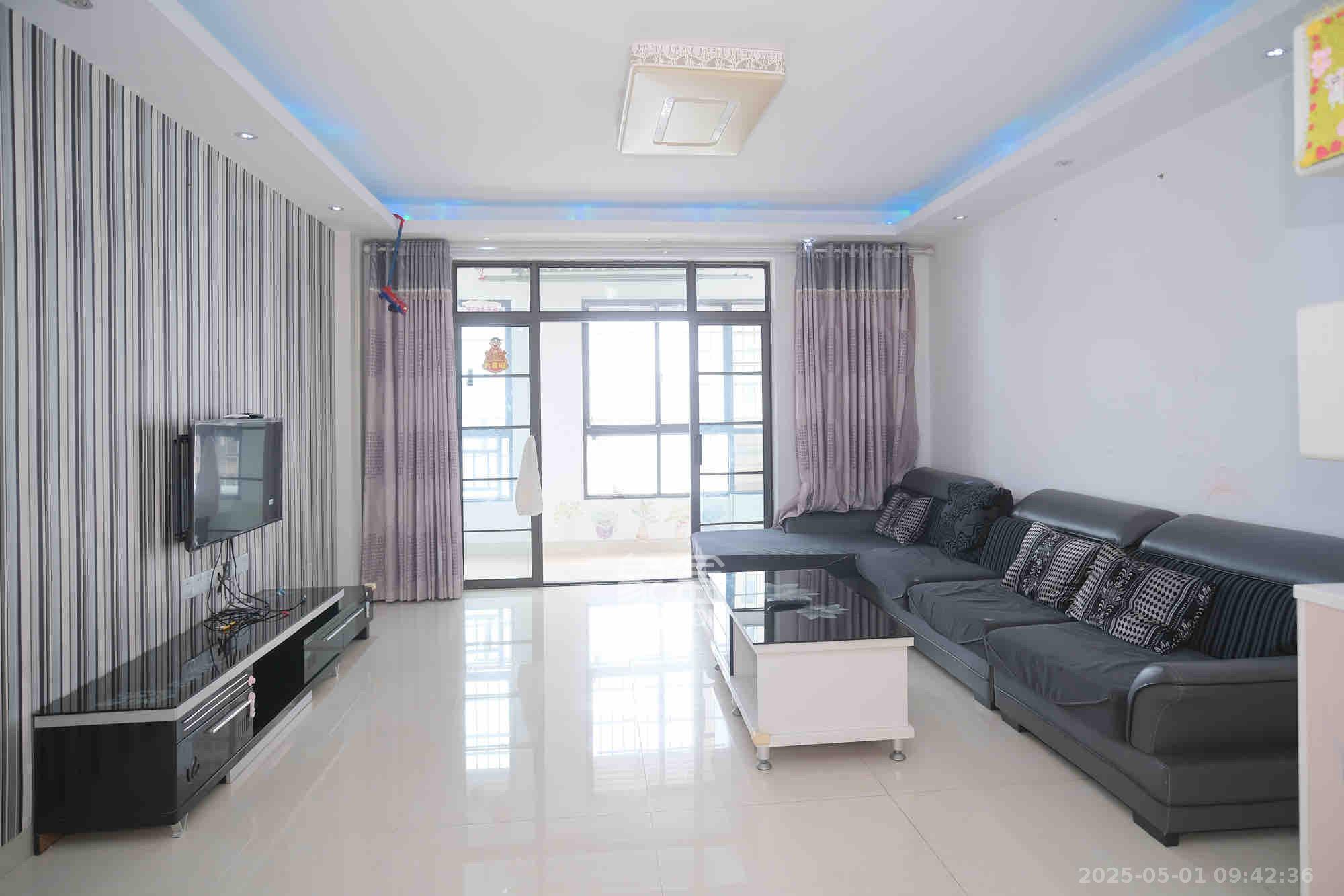 好望谷 3室2厅2卫 1800.0元/月 好望谷 3室2厅2卫 1800.0元/月室内图