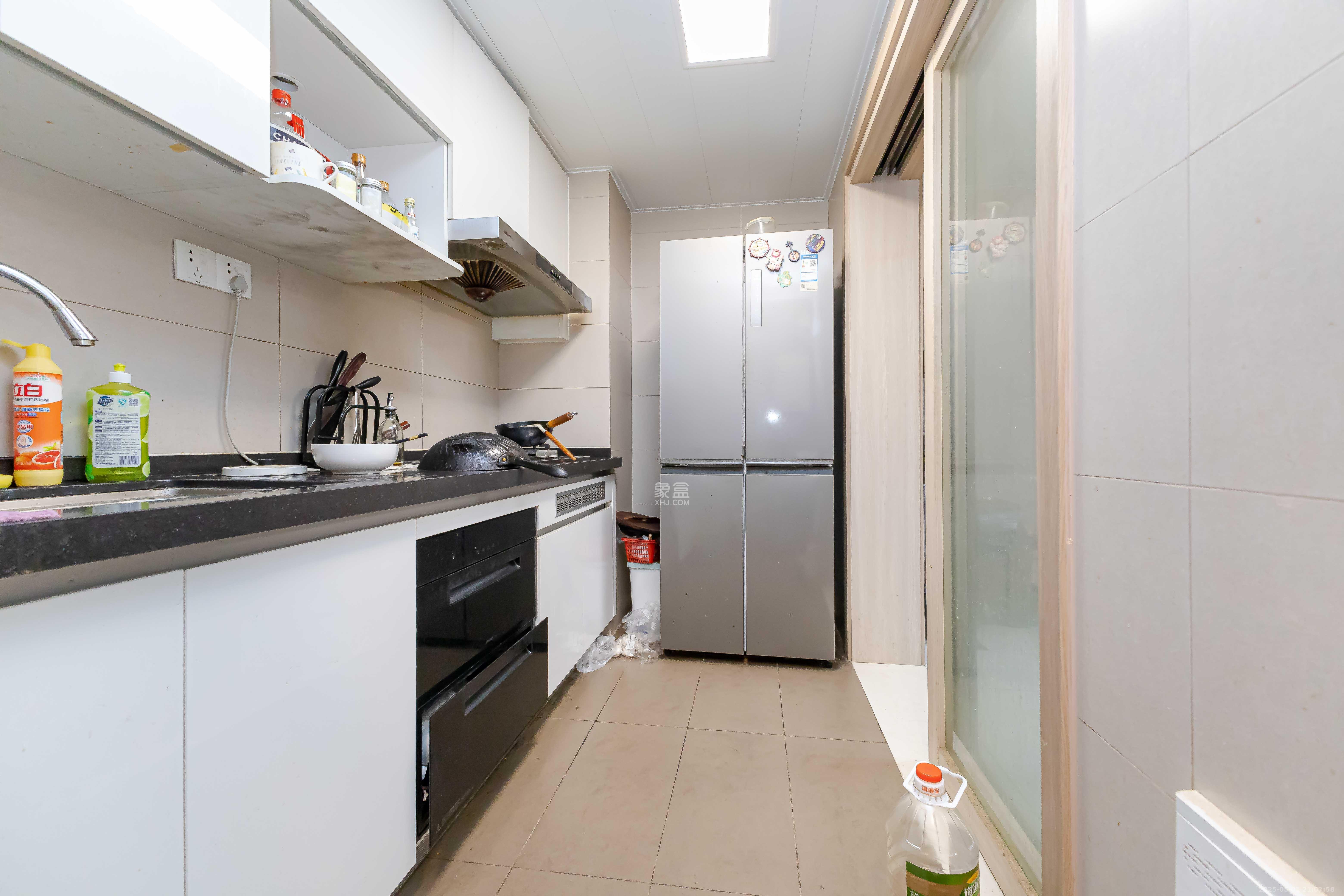 时代倾城五期 4室2厅2卫 110.0万 时代倾城五期 4室2厅2卫 110.0万厨房