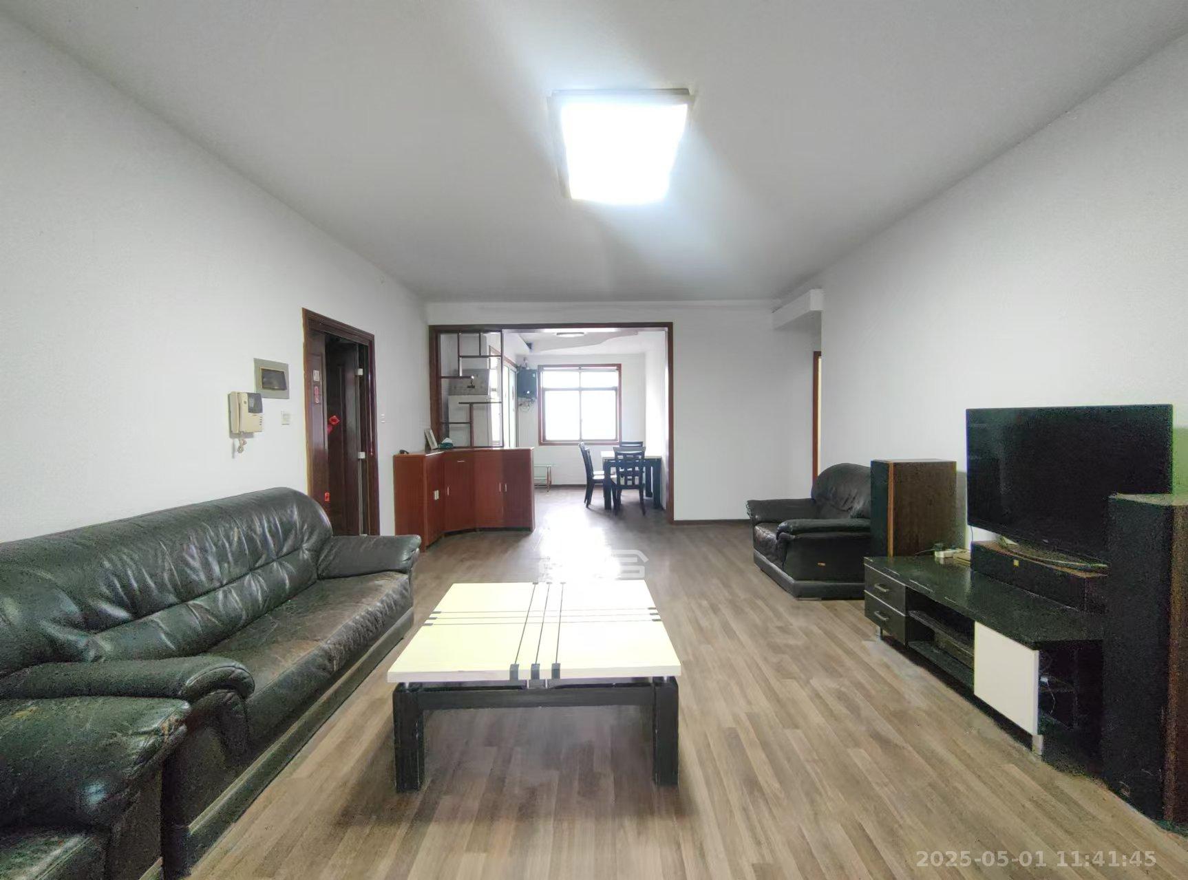 万煦园 3室2厅2卫 2200.0元/月 万煦园 3室2厅2卫 2200.0元/月室内图