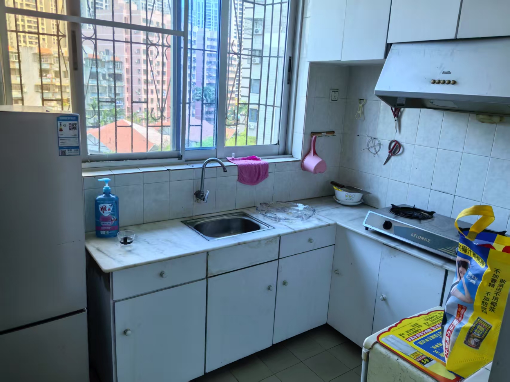 海景湾花园 2室2厅1卫 98.0万 海景湾花园 2室2厅1卫 98.0万厨房