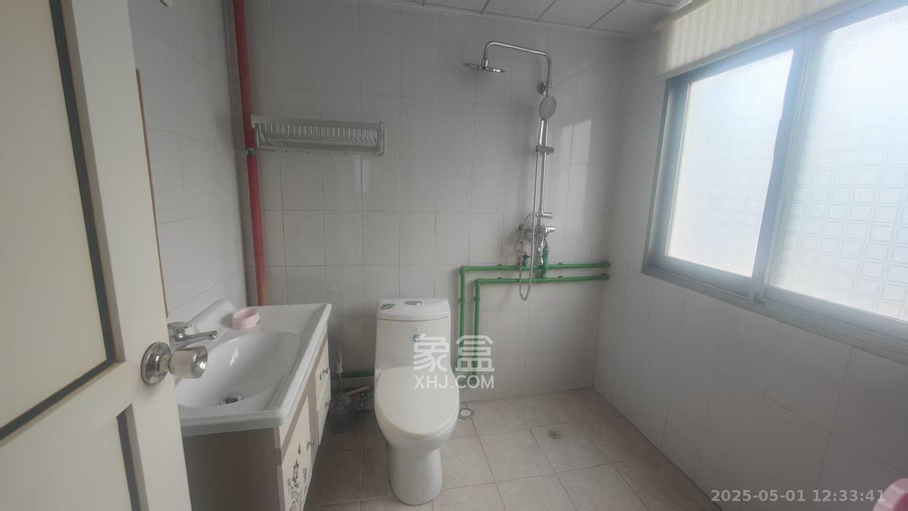 航天大院 3室2厅1卫 2600.0元/月 航天大院 3室2厅1卫 2600.0元/月室内图