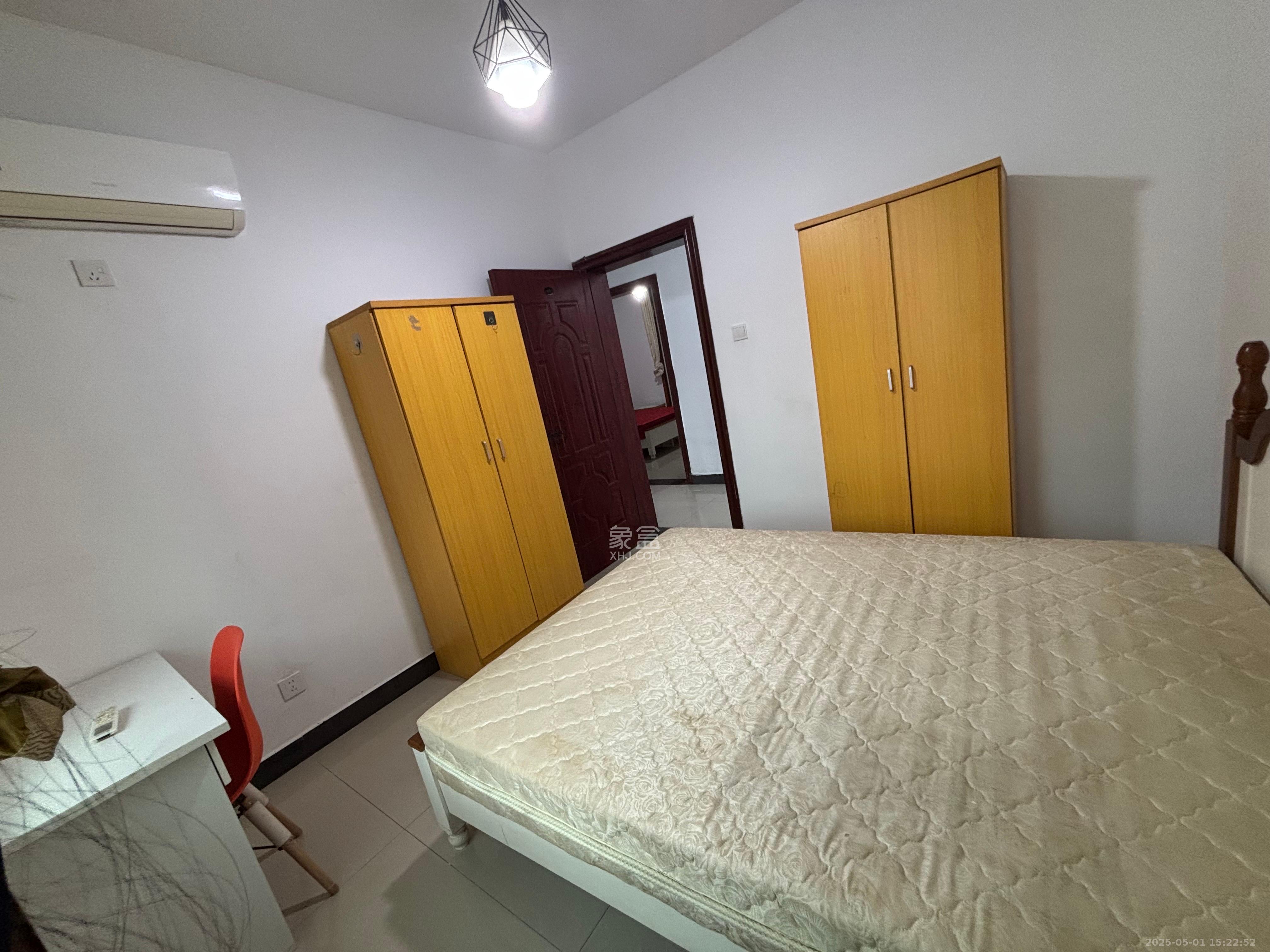 洞井二小区 3室2厅2卫 1800.0元/月 洞井二小区 3室2厅2卫 1800.0元/月室内图