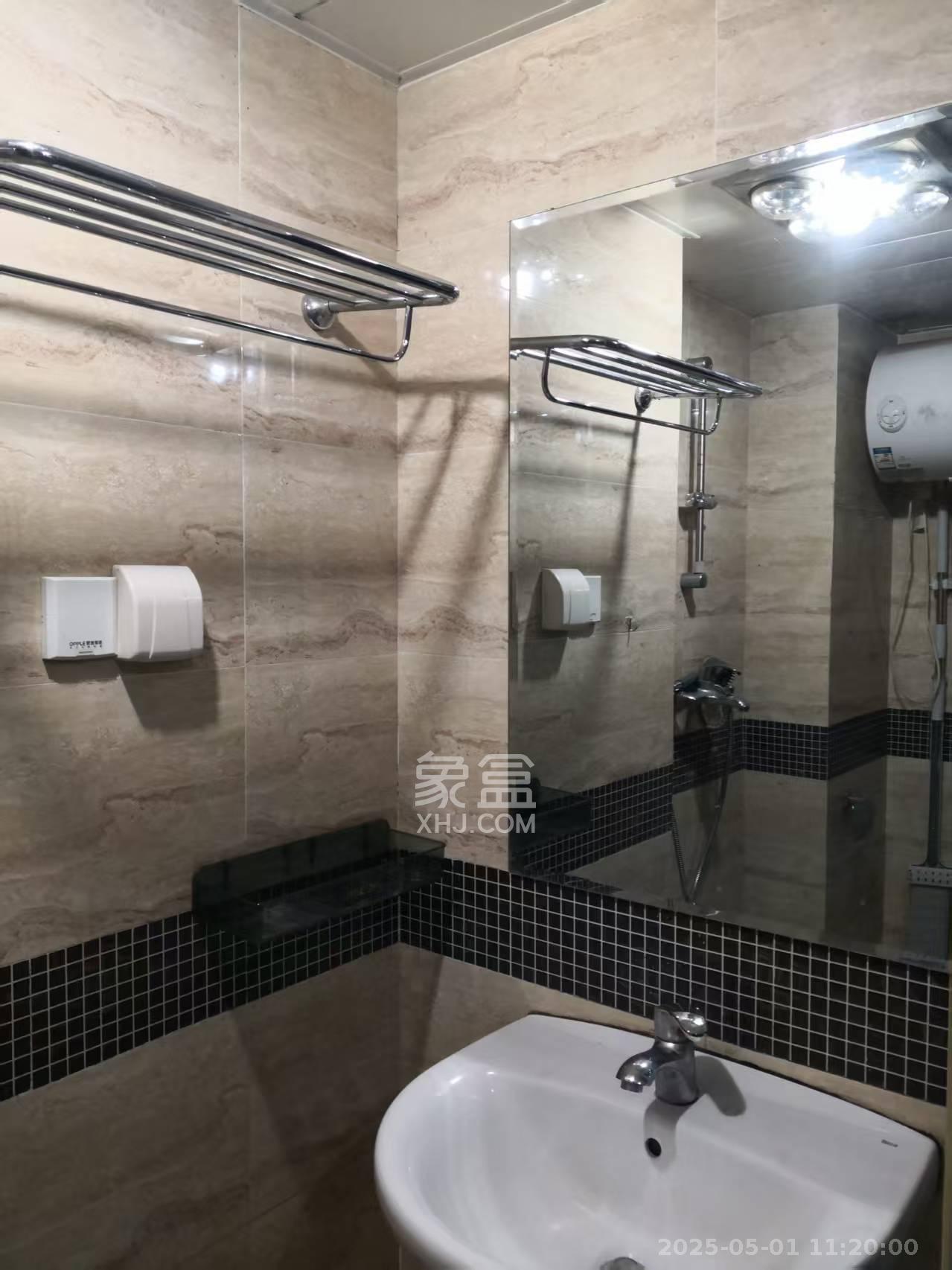 万科城  1室1厅1卫   1500.00元/月室内图1