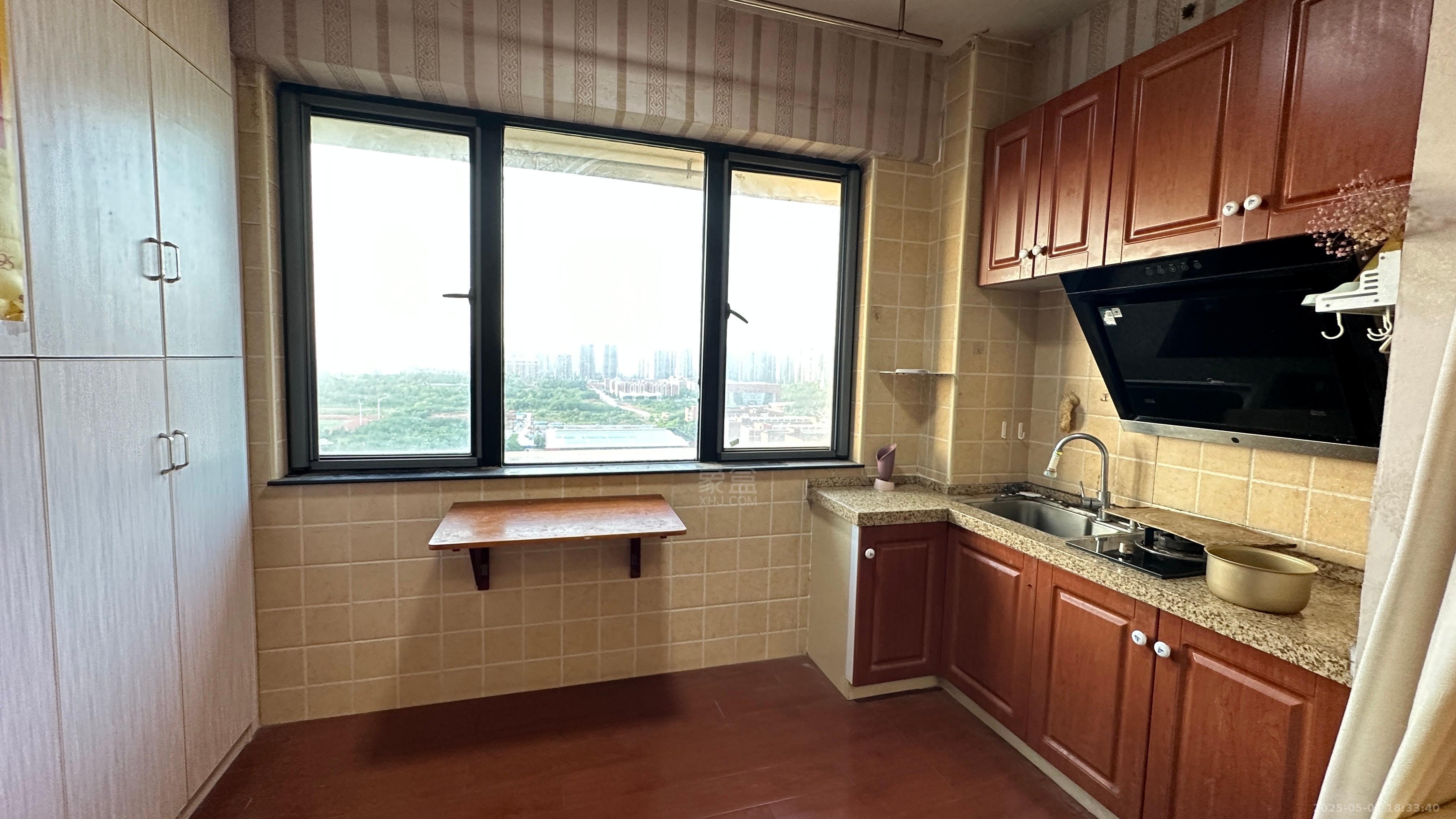 龙腾国际 1室1厅1卫 1100.0元/月 龙腾国际 1室1厅1卫 1100.0元/月室内图