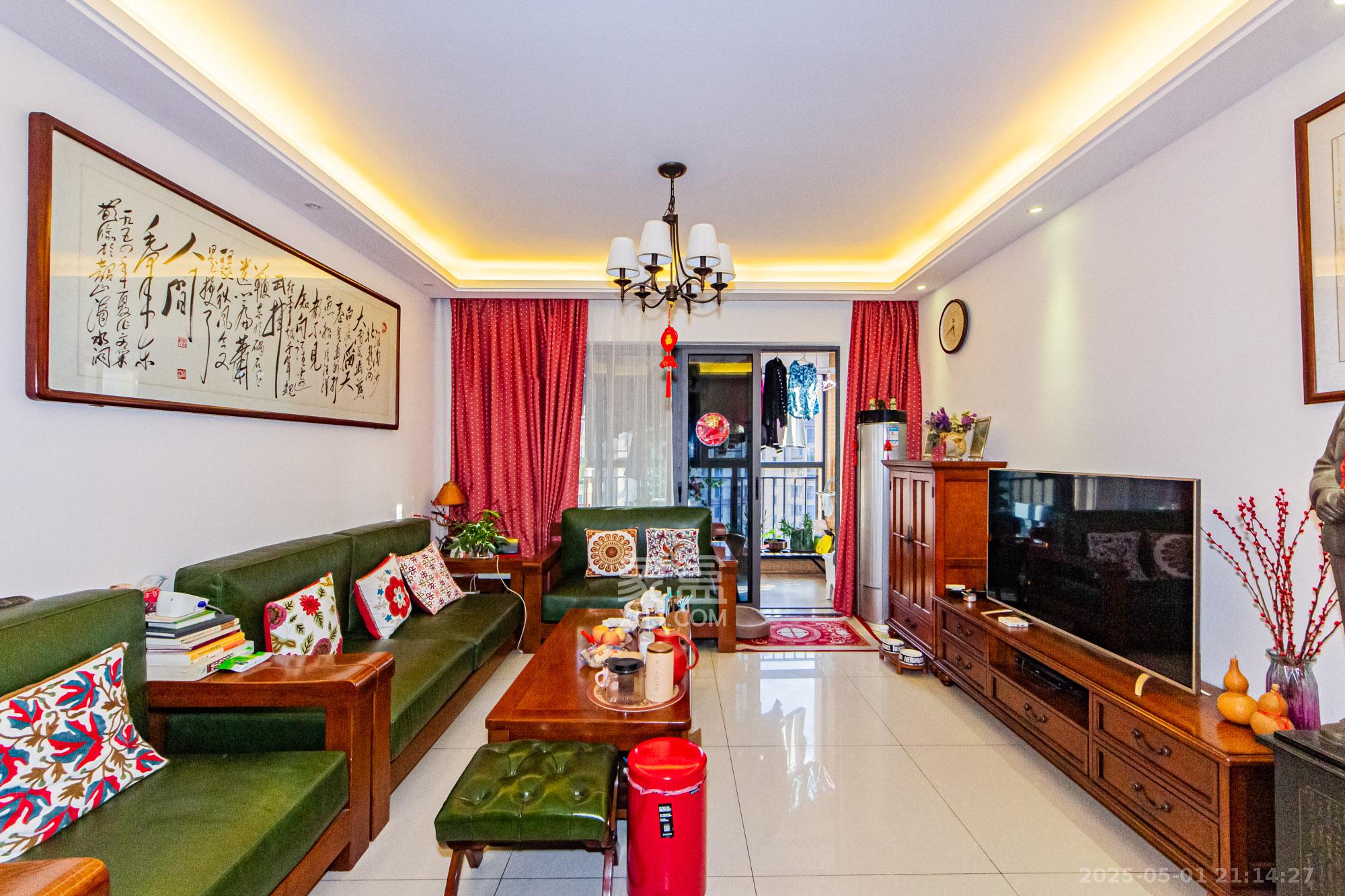 珠江郦城探香里  4室2厅2卫    138.0万 珠江郦城探香里  4室2厅2卫    138.0万客厅