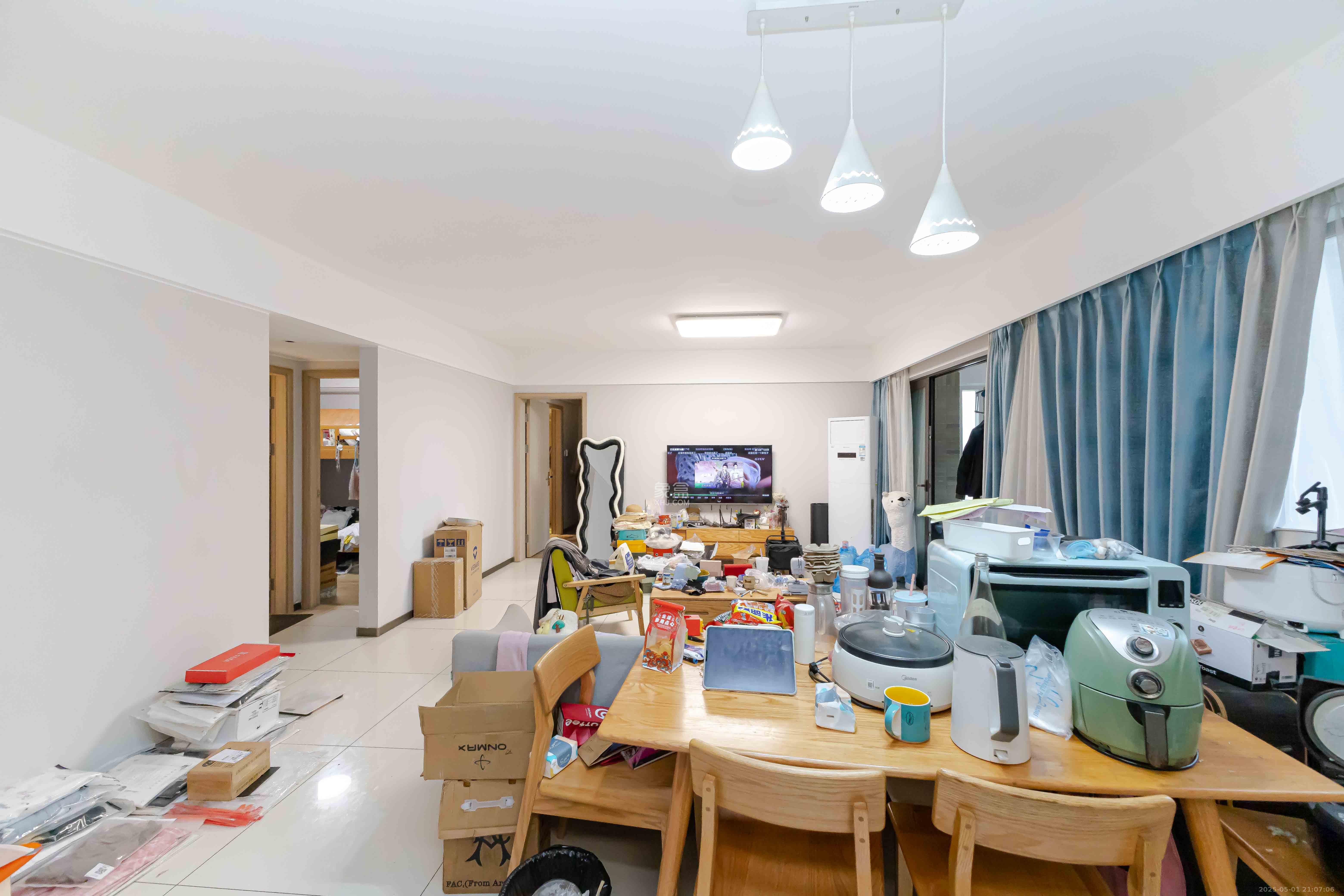 时代倾城五期 4室2厅2卫 110.0万 时代倾城五期 4室2厅2卫 110.0万客厅