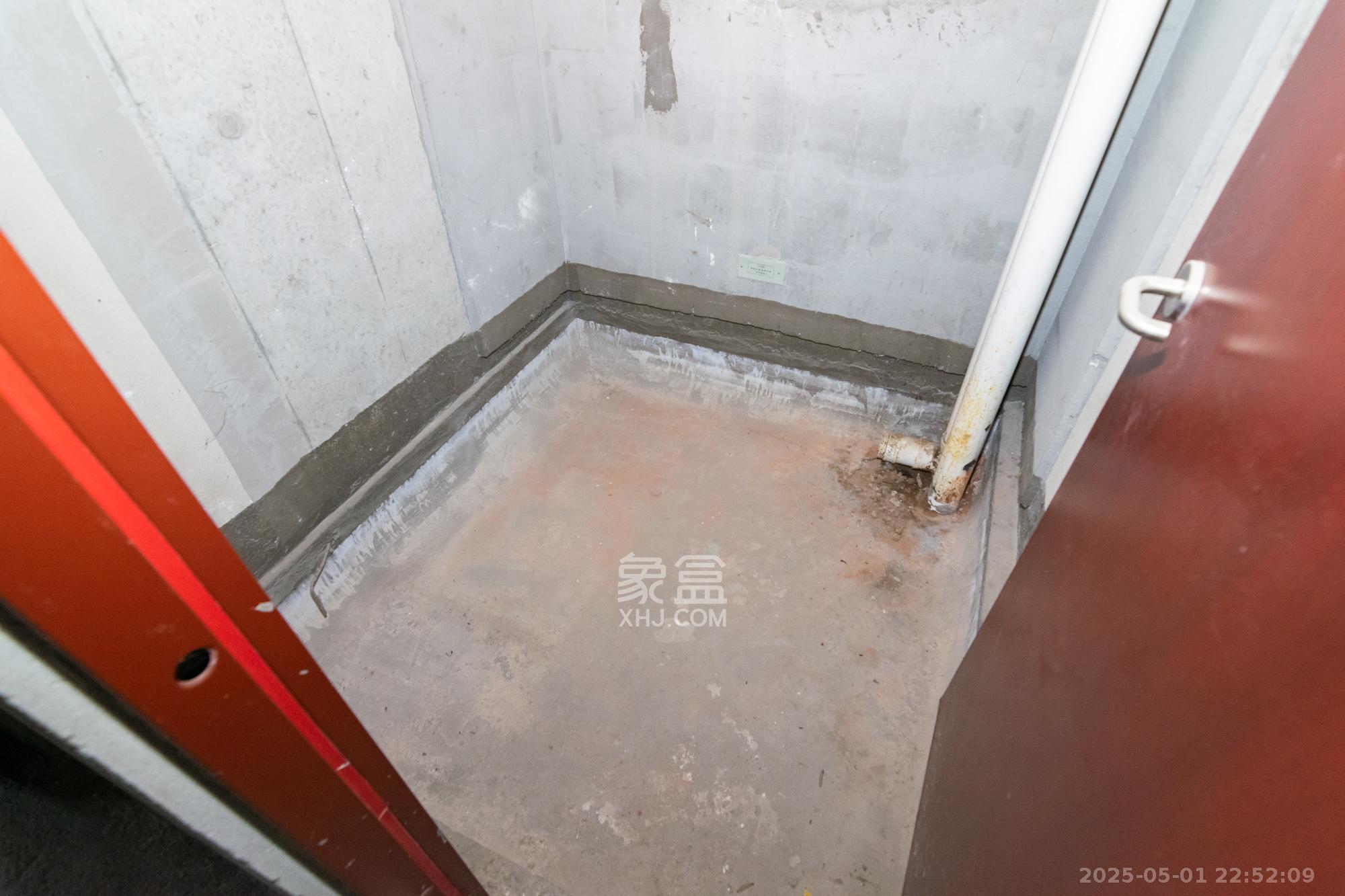 富基世纪公园  4室2厅2卫   85.00万卫生间