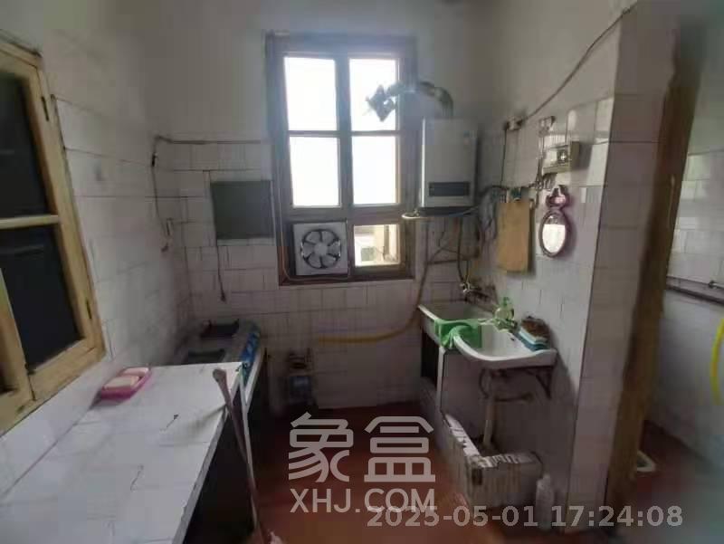 东二环黄兴医院宿舍(长峰医院宿舍、湘城医院)  3室1厅1卫    1500.0元/月 东二环黄兴医院宿舍(长峰医院宿舍、湘城医院)  3室1厅1卫    1500.0元/月室内图