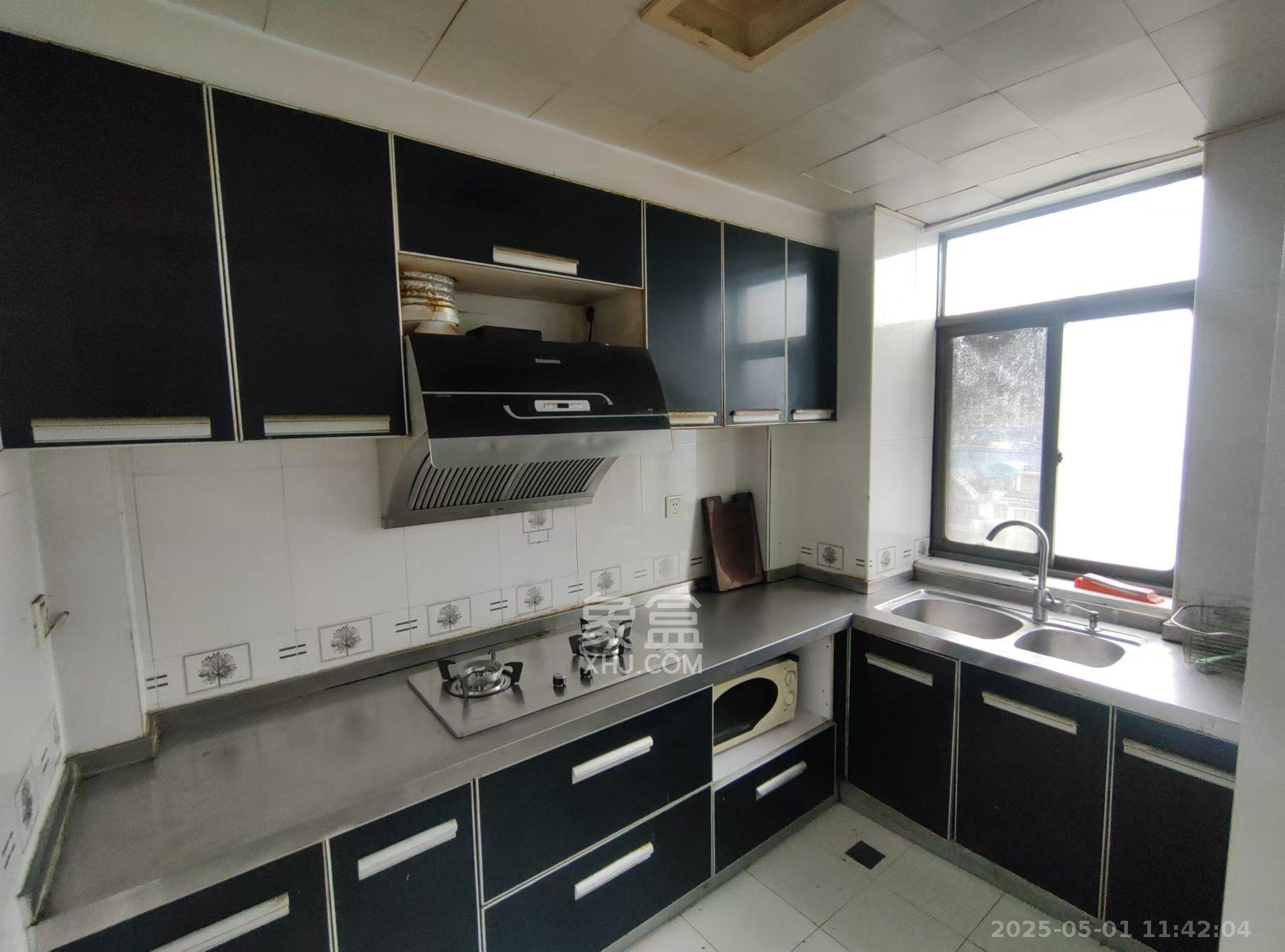 万煦园 3室2厅2卫 2200.0元/月 万煦园 3室2厅2卫 2200.0元/月室内图