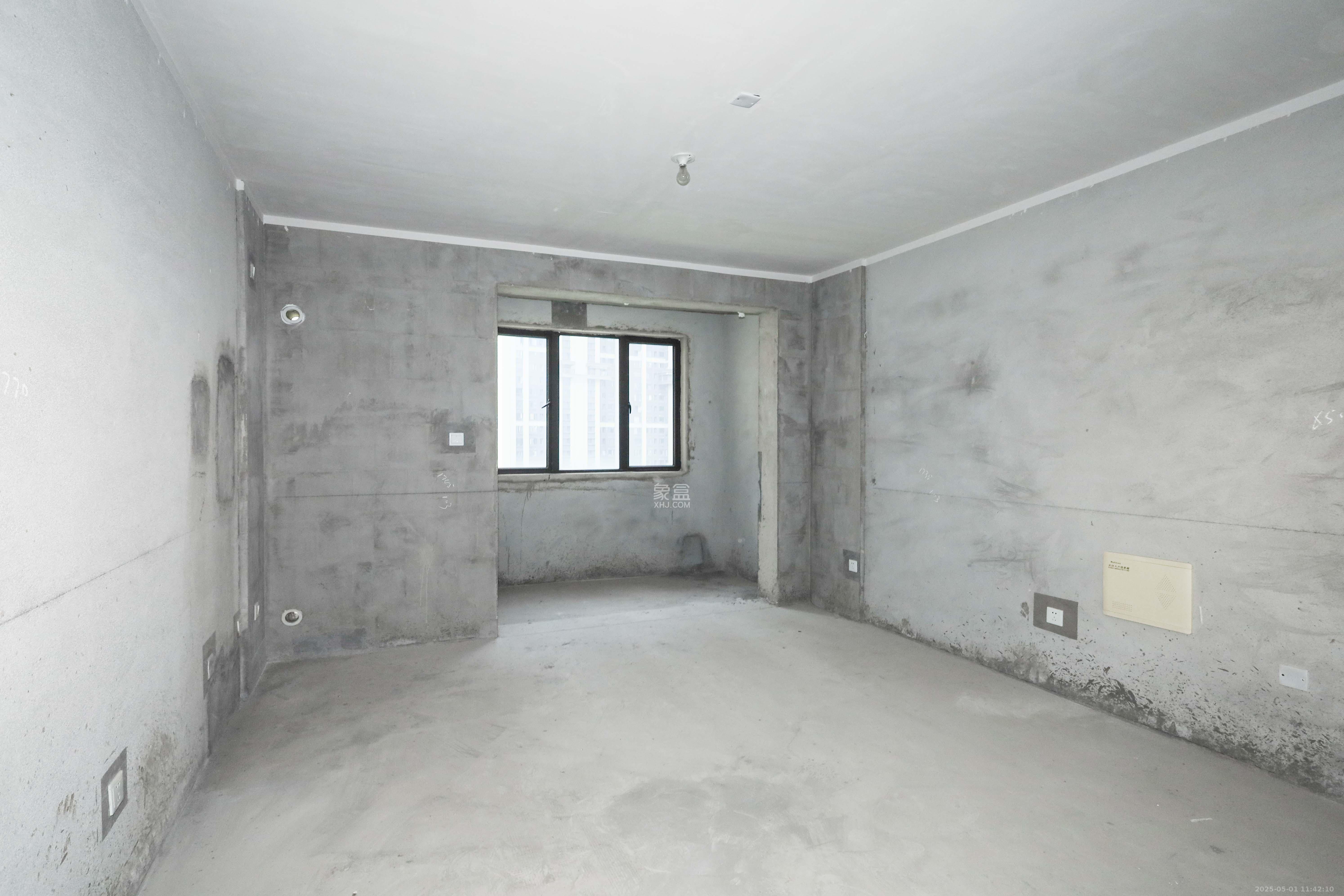 中国铁建梅溪青秀二期  4室2厅2卫   220.00万客厅
