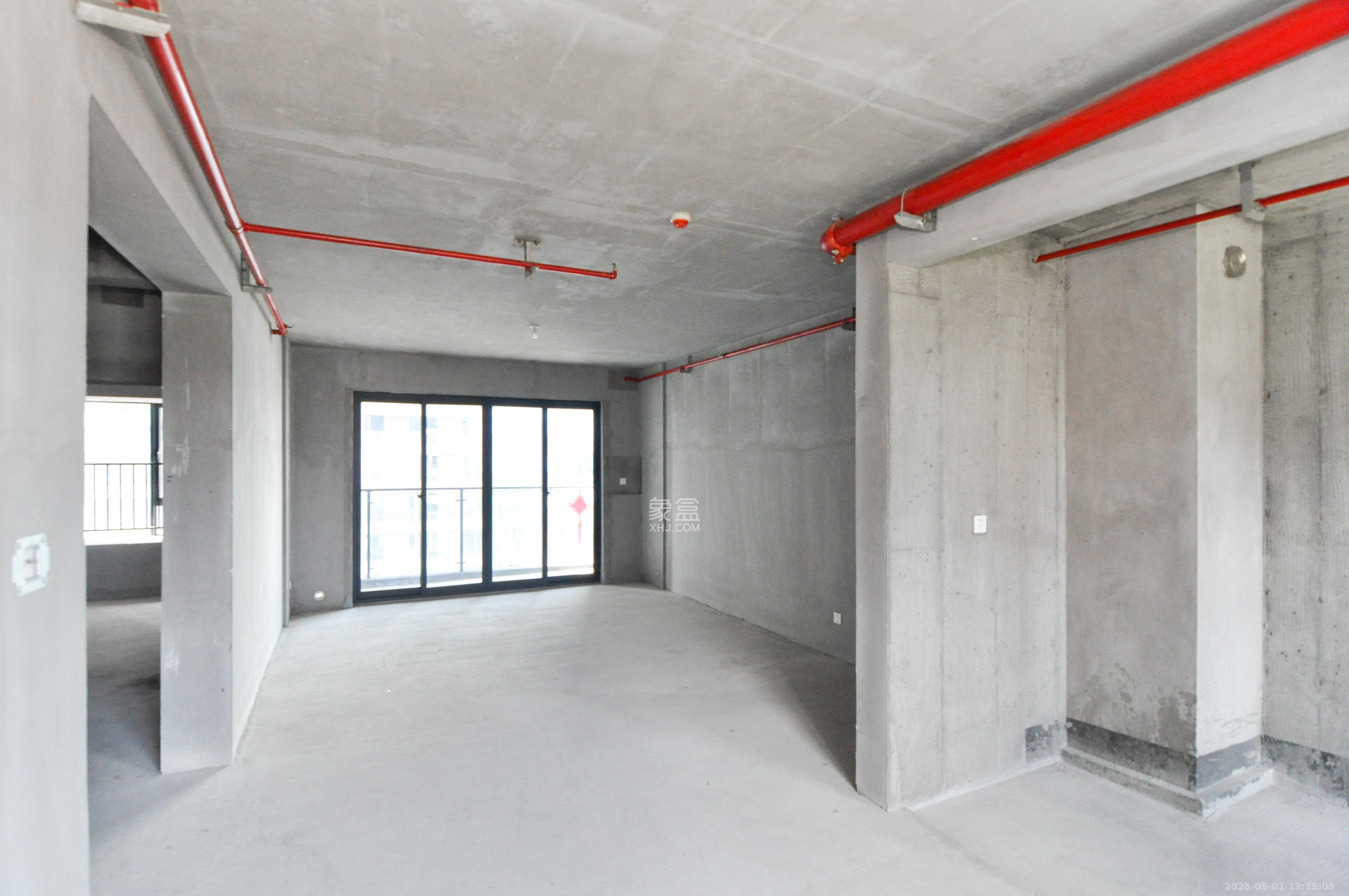 中建梅溪湖中心  4室2厅2卫   298.00万客厅