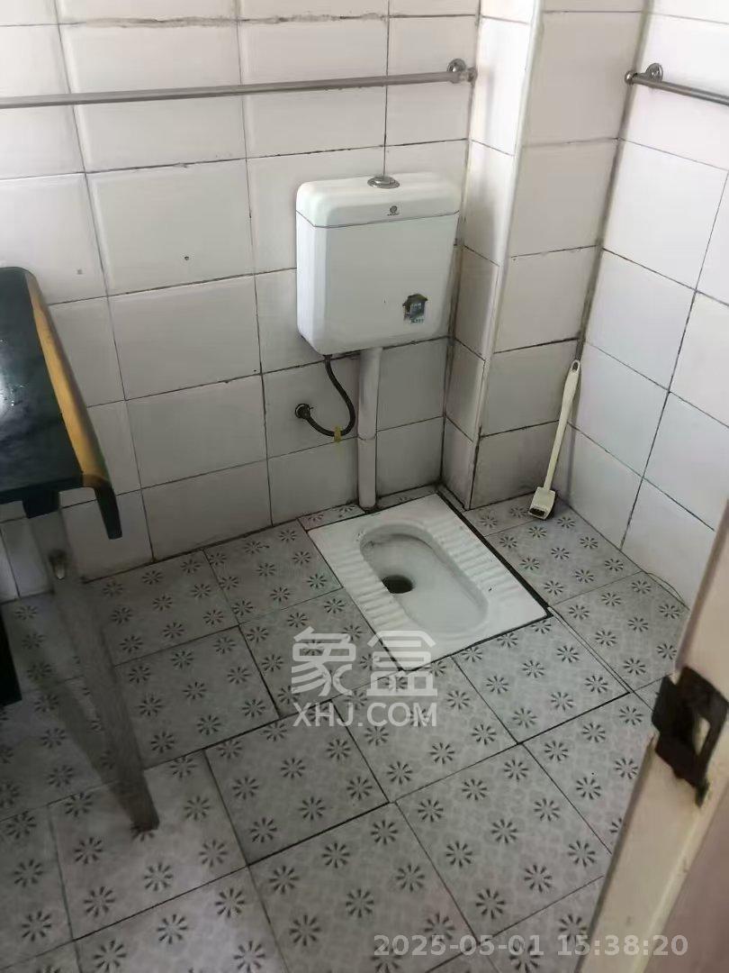 华达家园  3室1厅1卫   2400.00元/月室内图