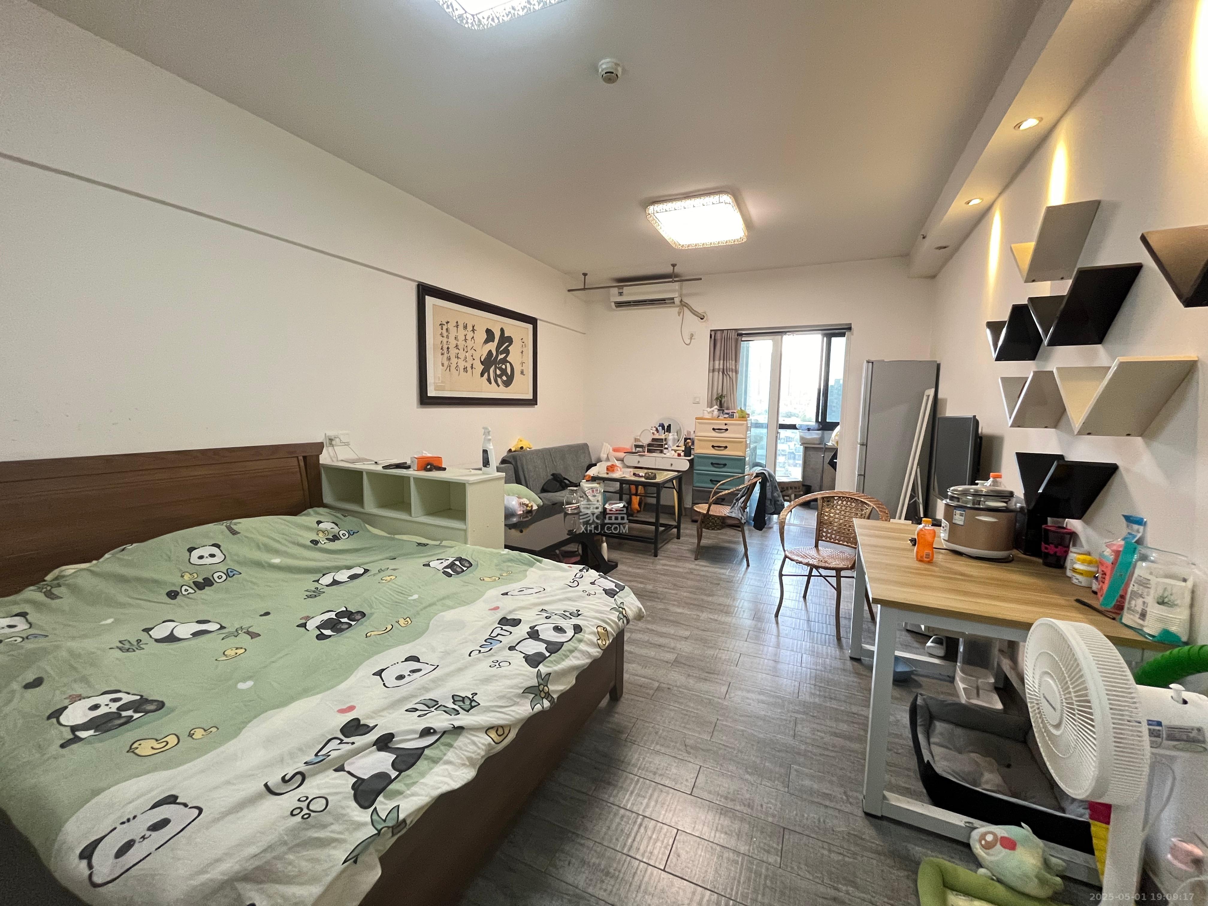 山水湾  1室1厅1卫    1400.0元/月室内图