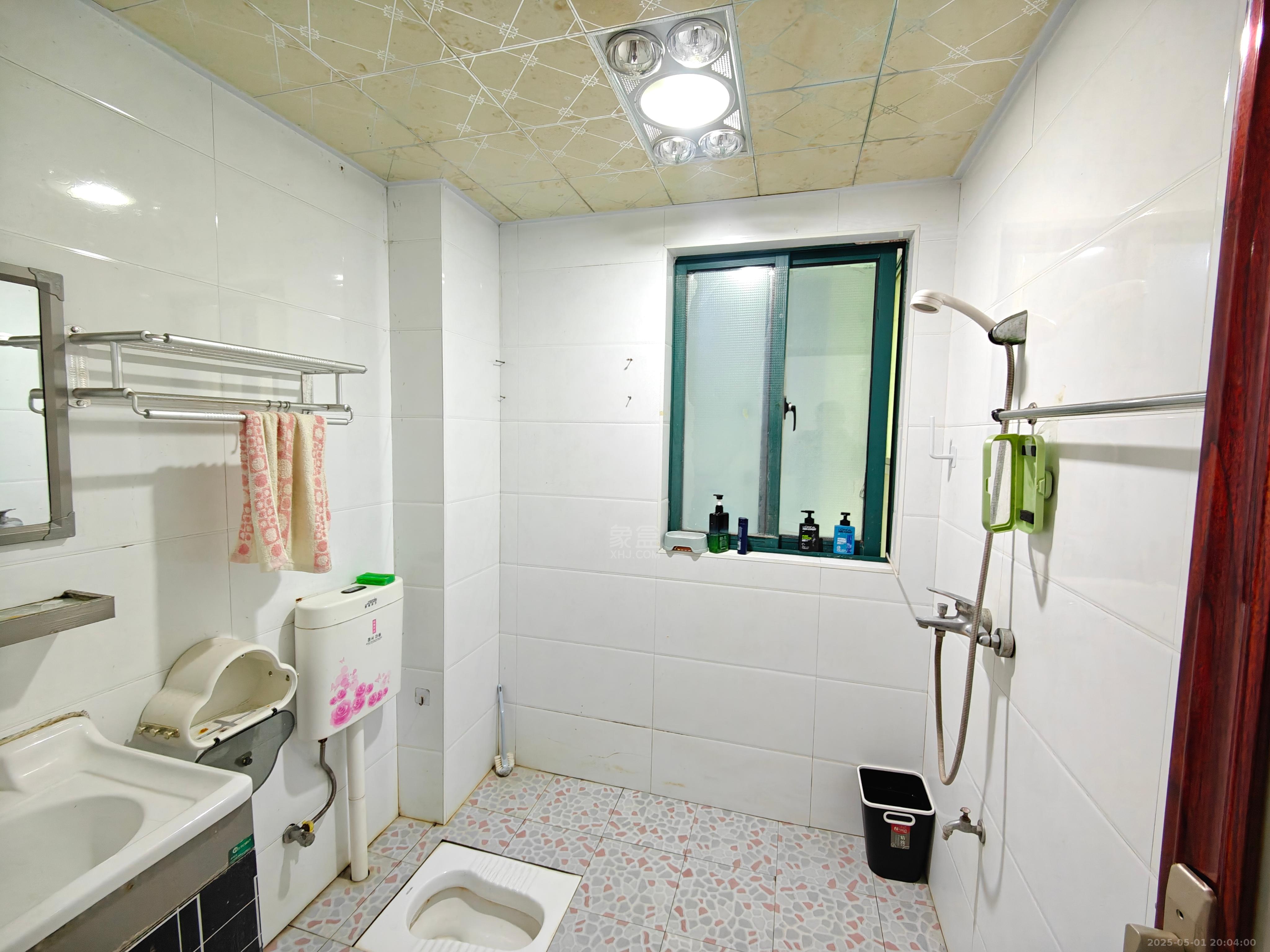 湖景名城  2室2厅1卫   1800.00元/月室内图