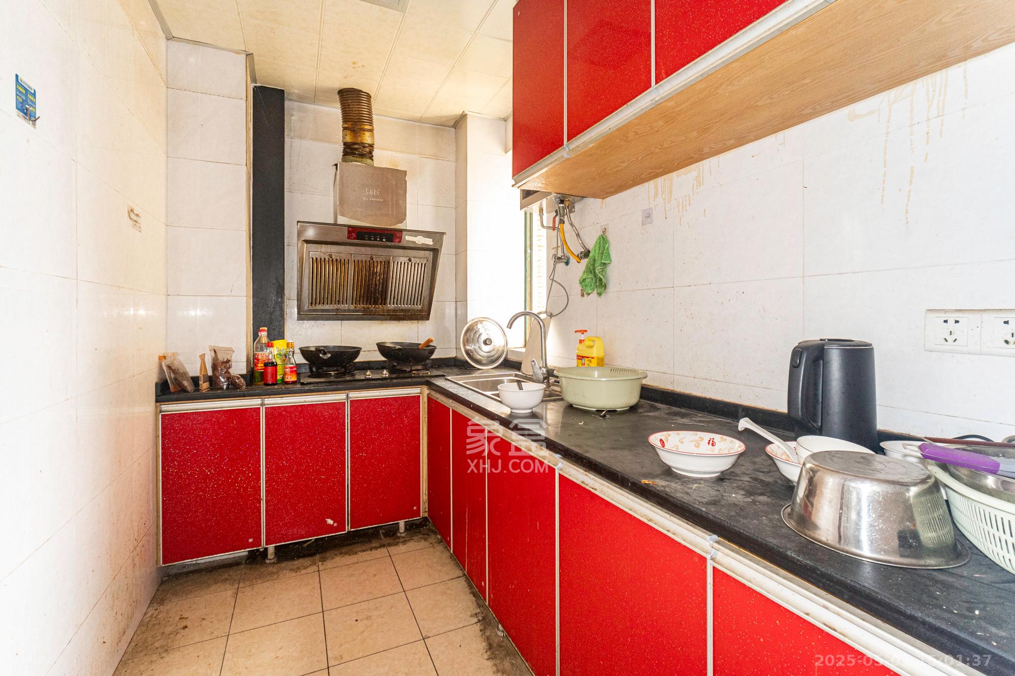 蝴蝶谷 2室2厅1卫 47.8万 蝴蝶谷 2室2厅1卫 47.8万厨房