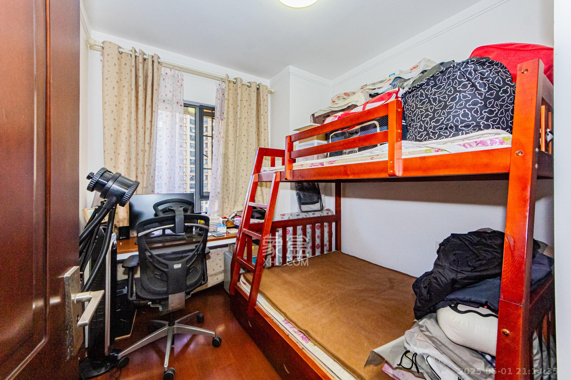 珠江郦城探香里  4室2厅2卫    138.0万 珠江郦城探香里  4室2厅2卫    138.0万卧室