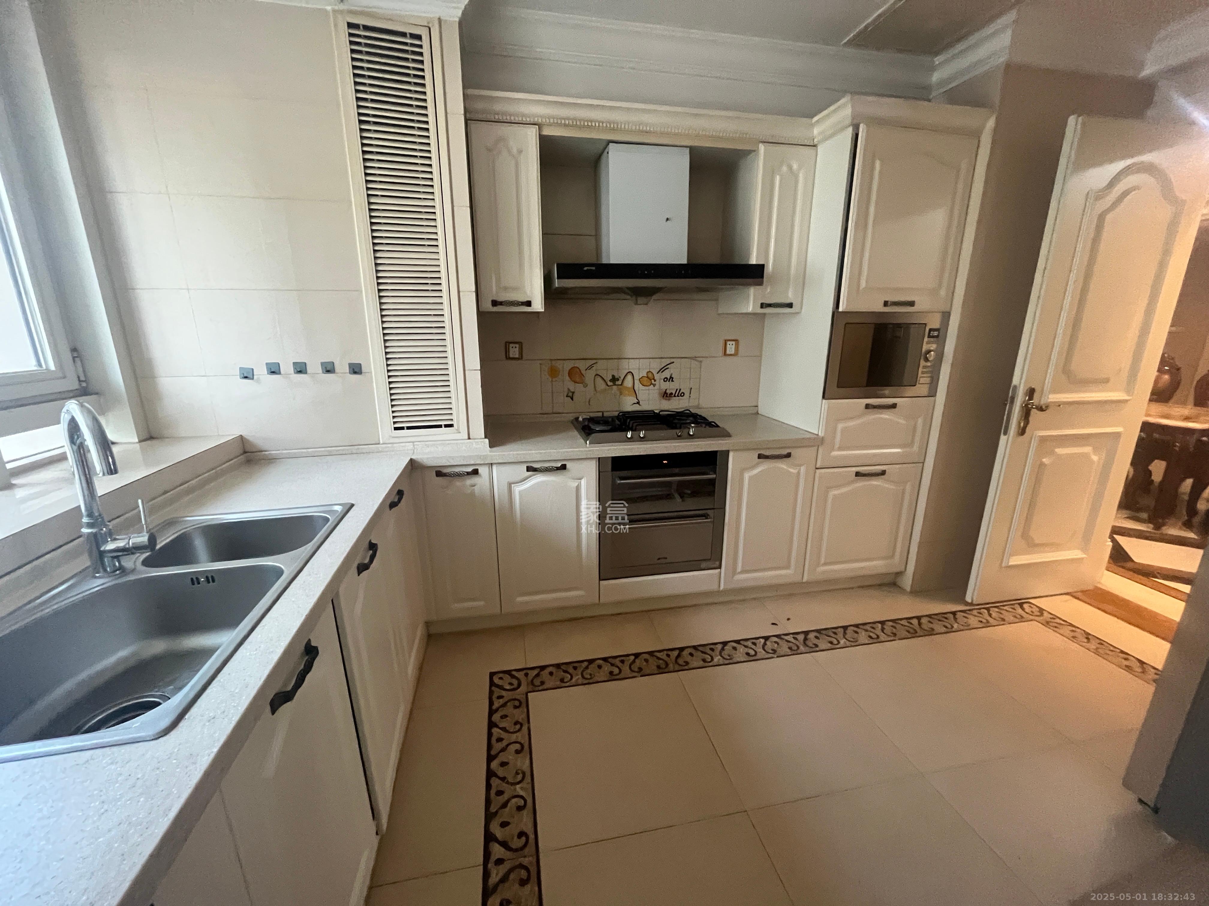 万达公馆 4室2厅4卫 8500.0元/月 万达公馆 4室2厅4卫 8500.0元/月室内图