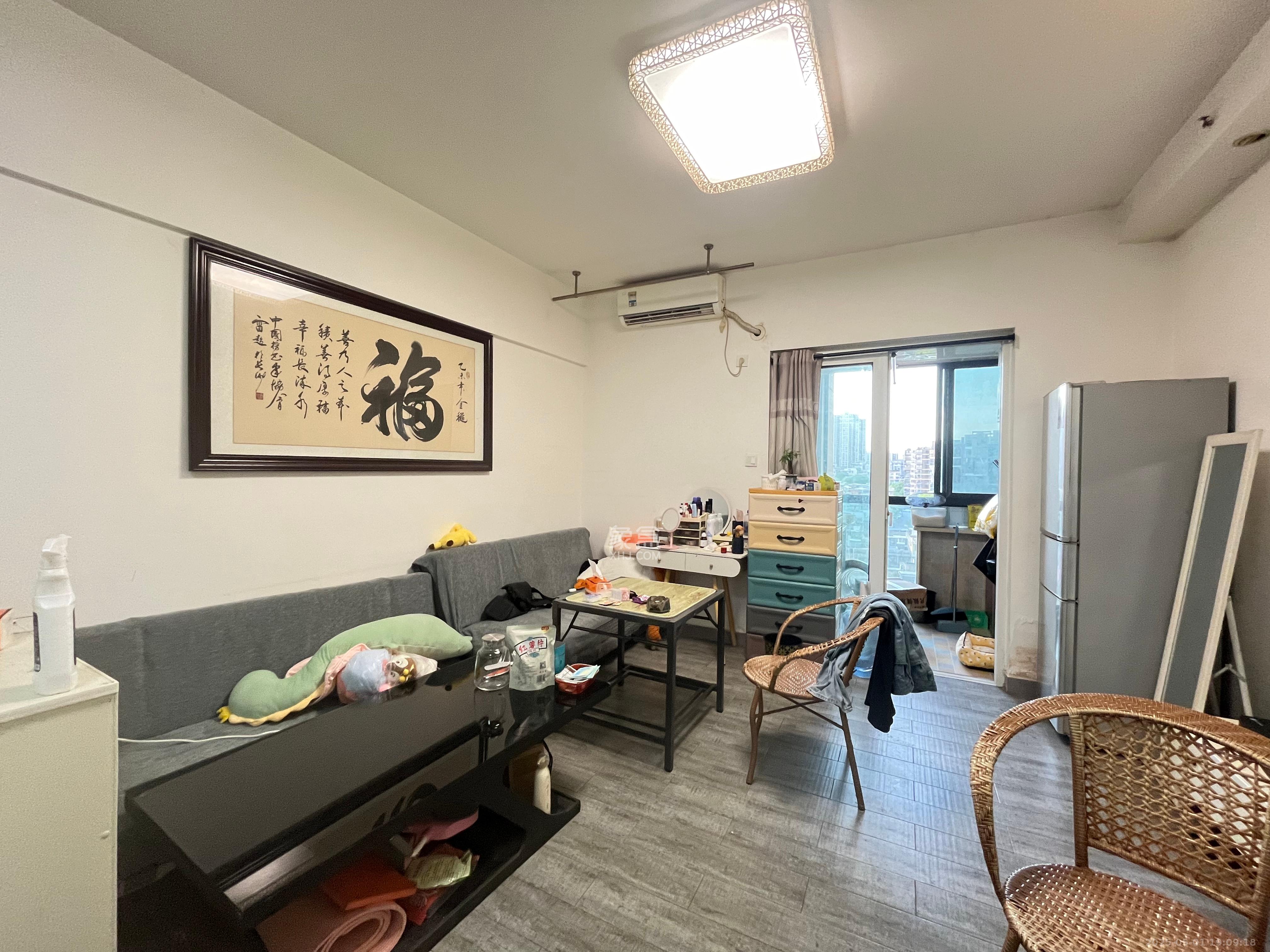 山水湾  1室1厅1卫    1400.0元/月室内图
