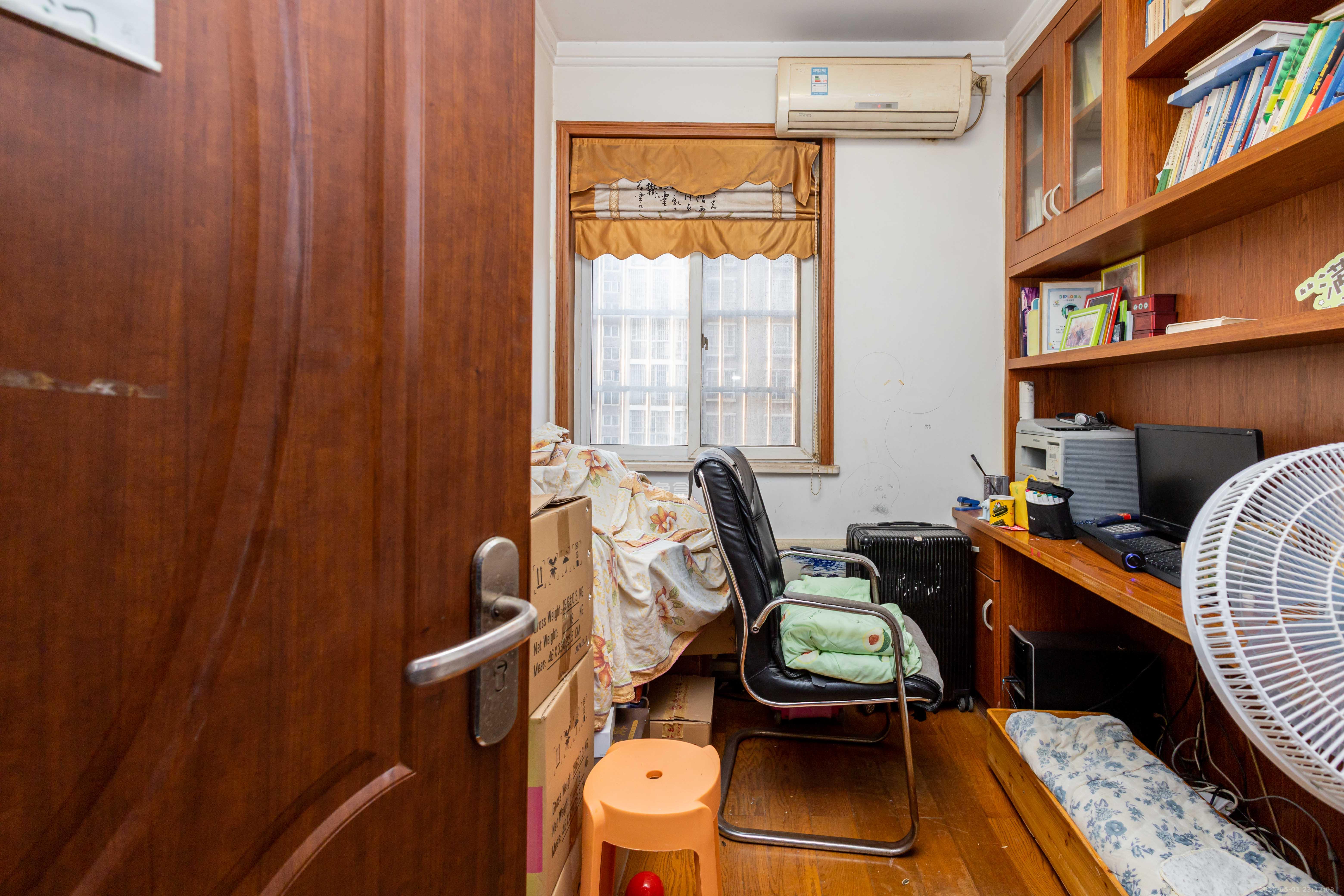 东业苹果社区 4室1厅2卫 71.89万 东业苹果社区 4室1厅2卫 71.89万卧室