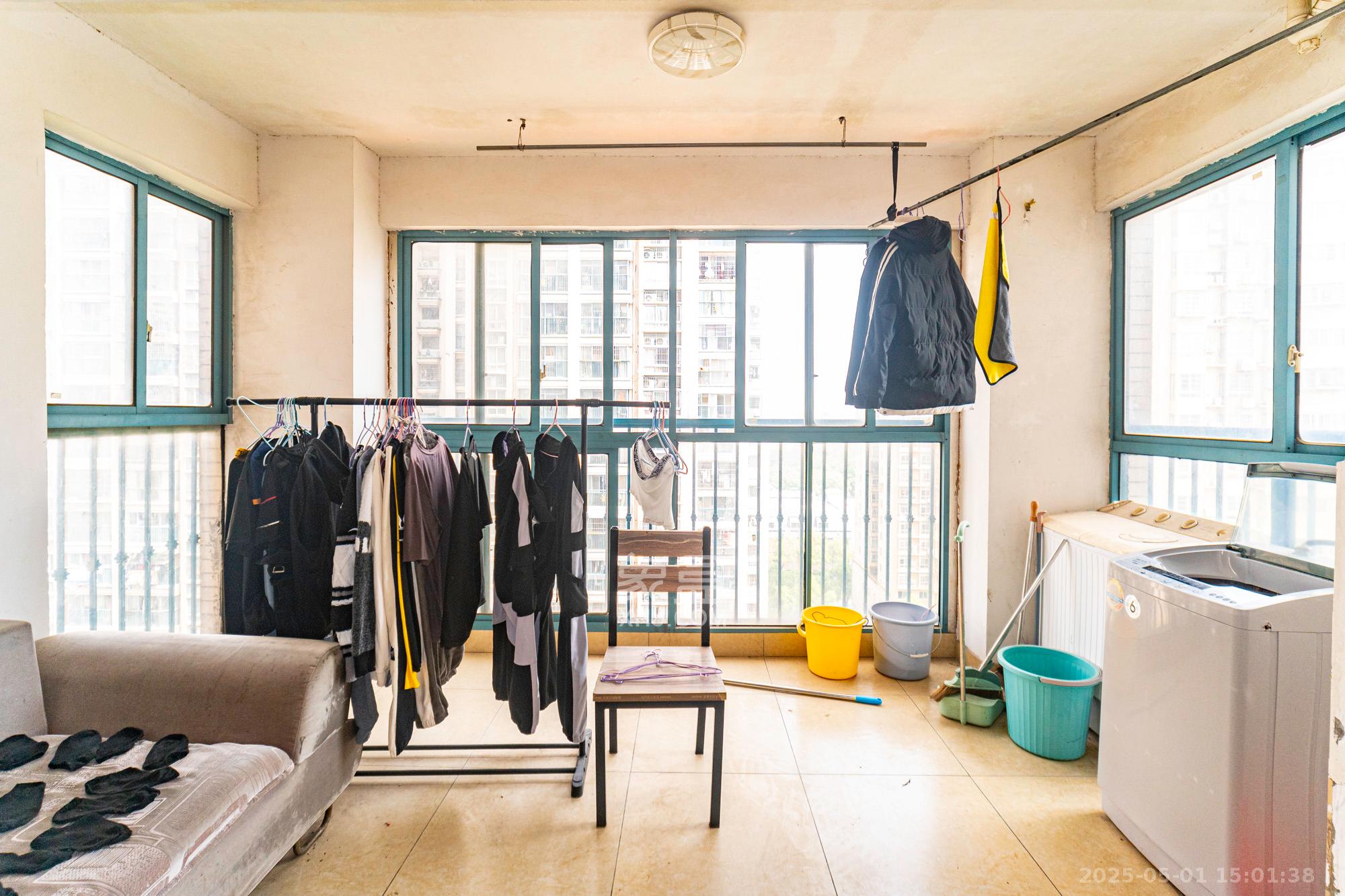 蝴蝶谷 2室2厅1卫 47.8万 蝴蝶谷 2室2厅1卫 47.8万阳台