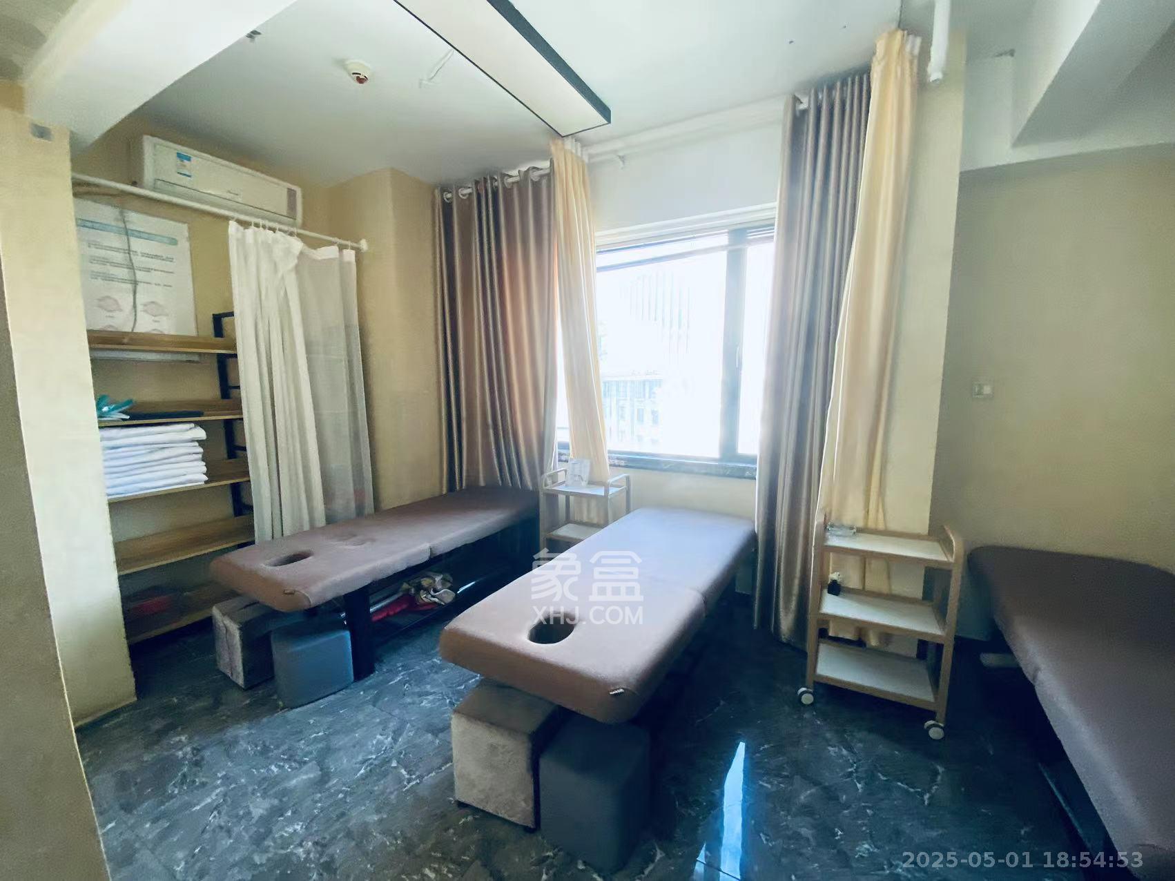 半山公馆(半山国际中心) 1室1厅1卫 3000.0元/月 半山公馆(半山国际中心) 1室1厅1卫 3000.0元/月室内图