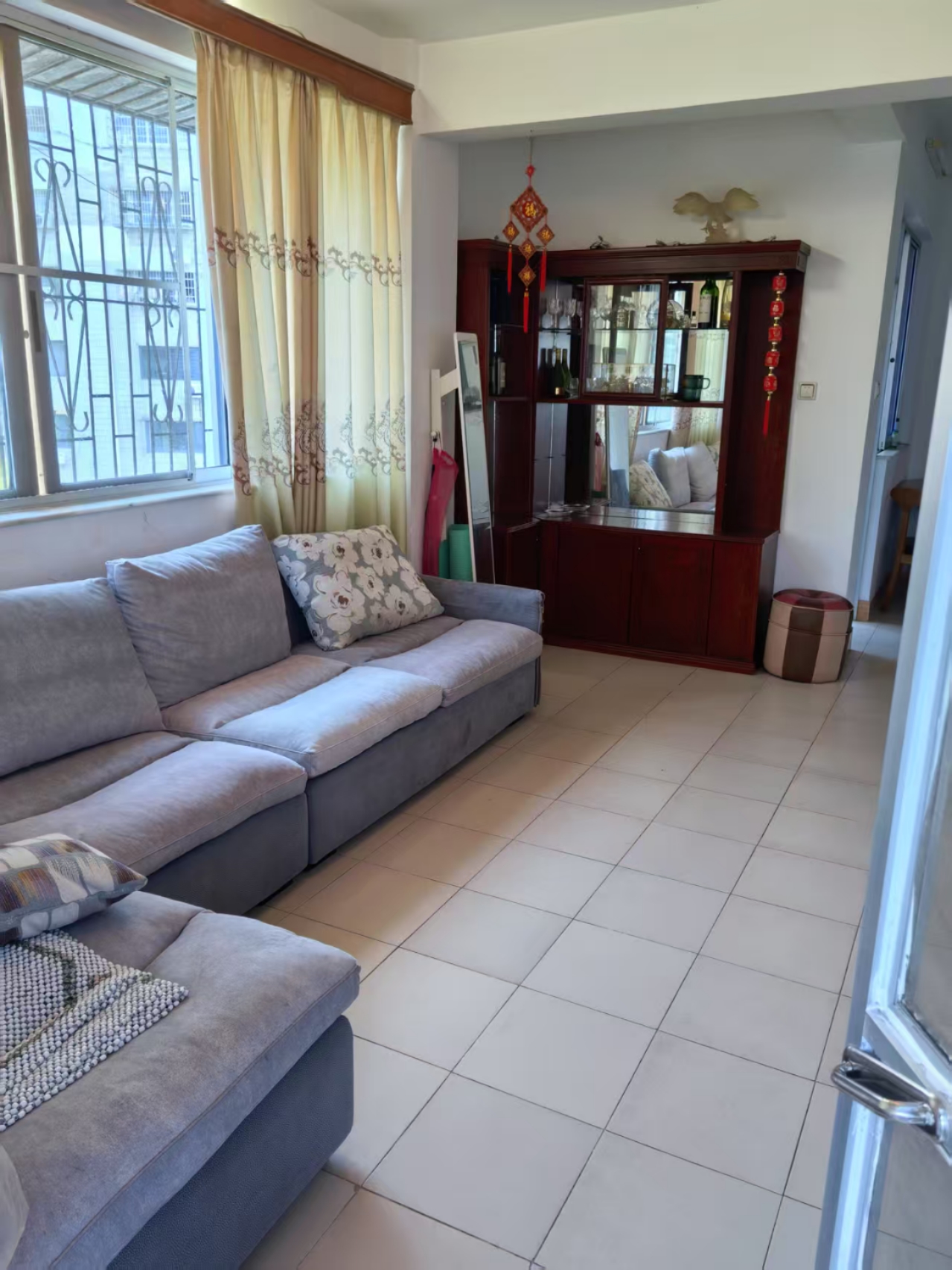 海景湾花园 2室2厅1卫 98.0万 海景湾花园 2室2厅1卫 98.0万客厅