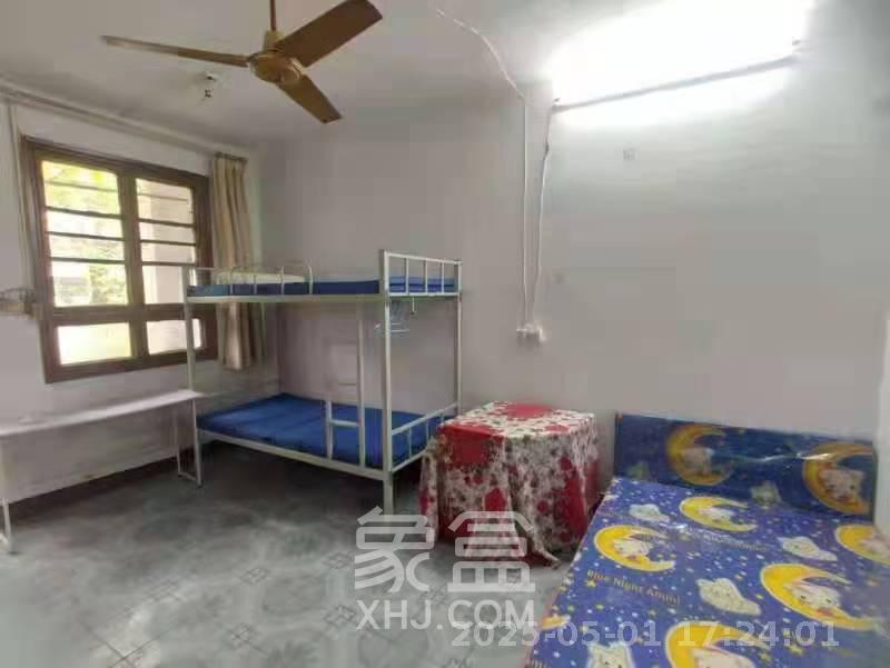 东二环黄兴医院宿舍(长峰医院宿舍、湘城医院)  3室1厅1卫    1500.0元/月 东二环黄兴医院宿舍(长峰医院宿舍、湘城医院)  3室1厅1卫    1500.0元/月室内图