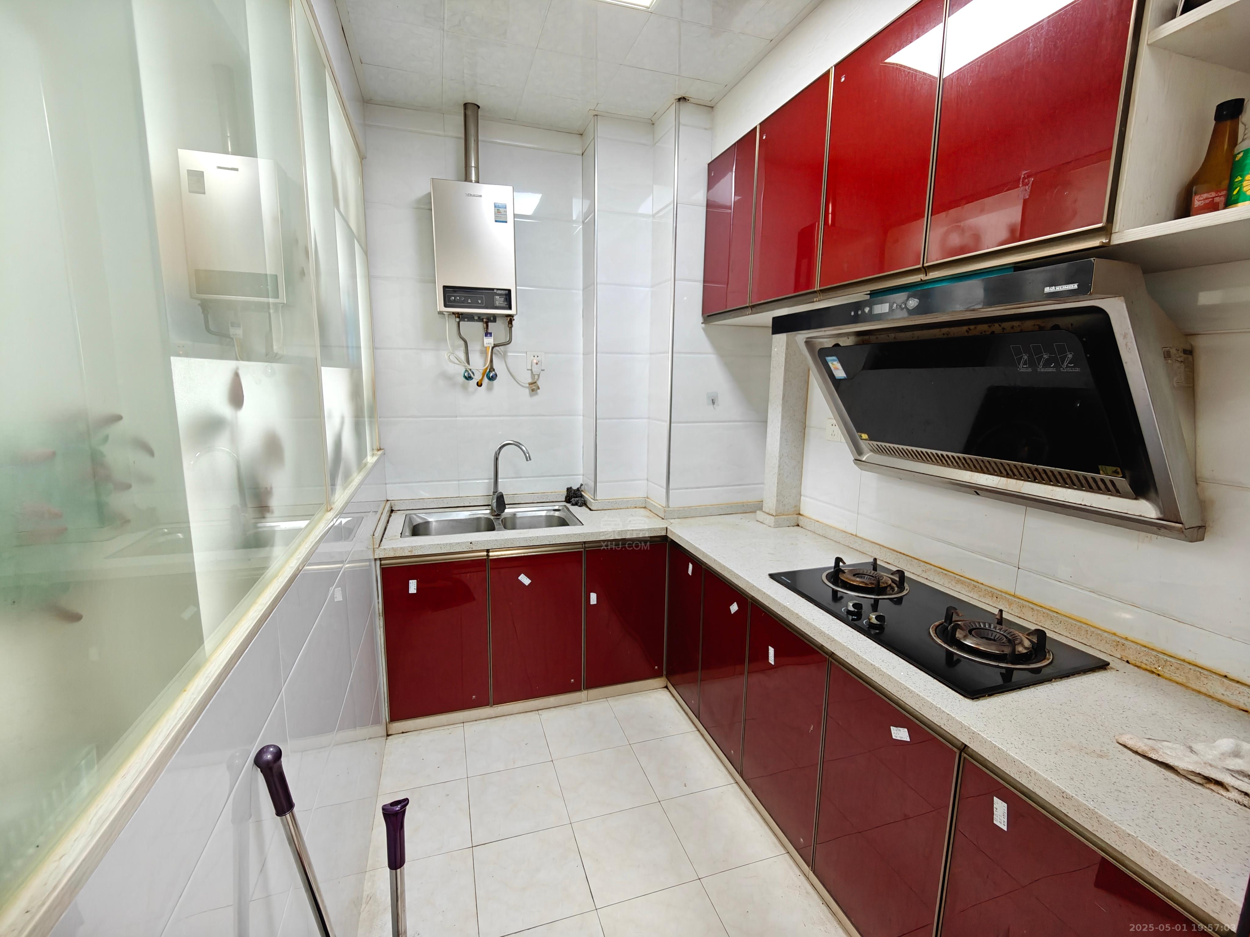 美的城三期 3室2厅1卫 2000.00元/月 美的城三期 3室2厅1卫 2000.00元/月室内图