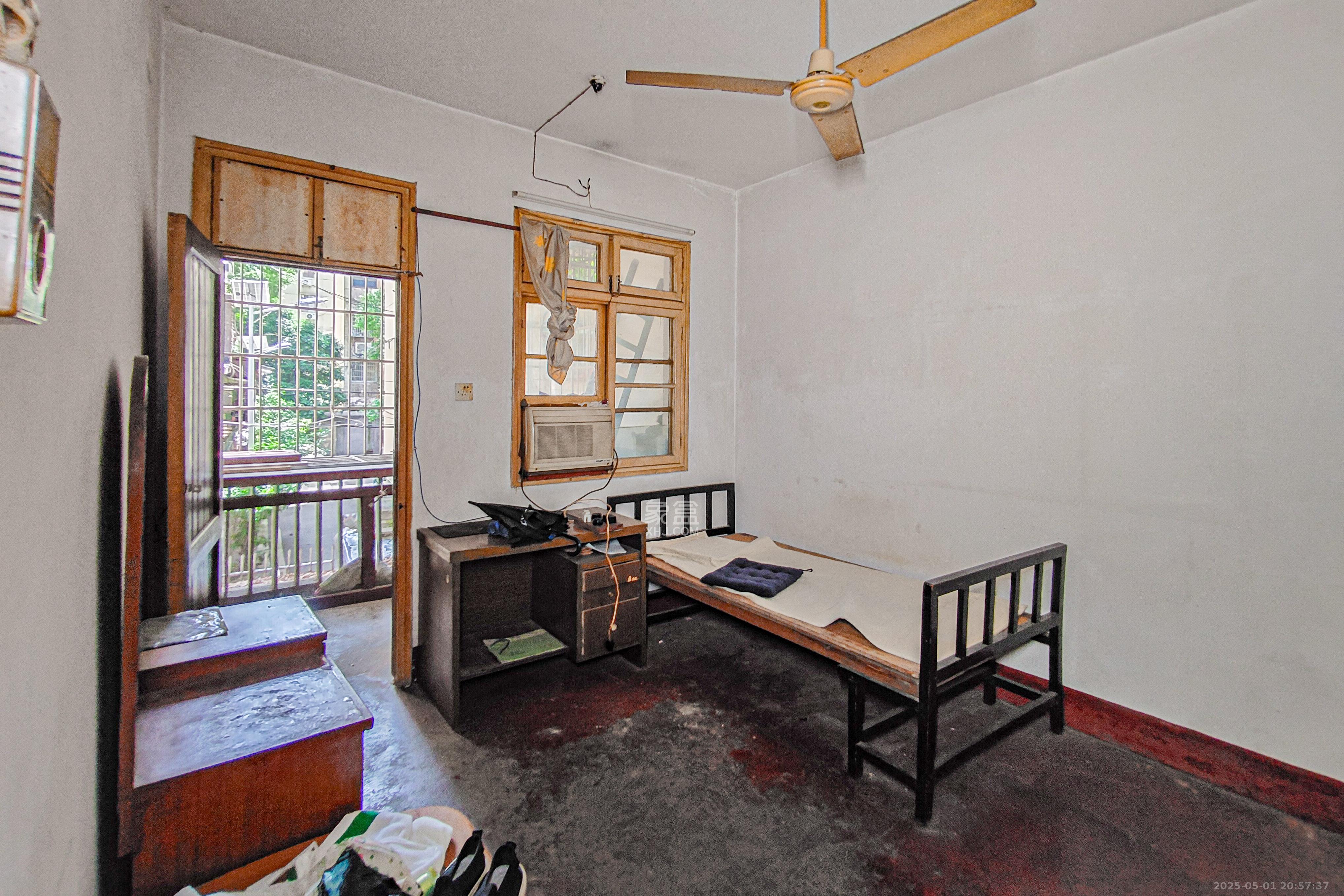 东瓜山二村  2室1厅1卫   35.00万卧室