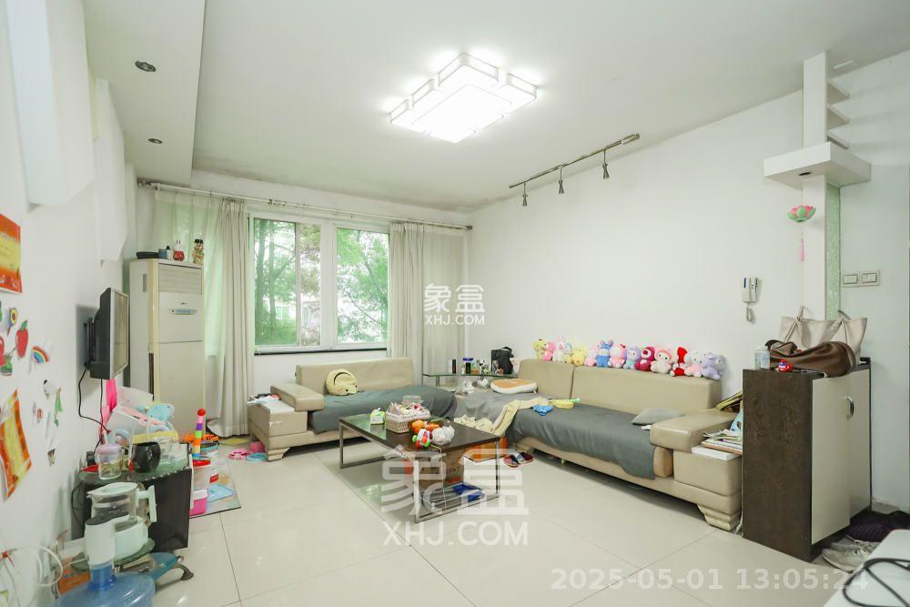 咸嘉新村嘉旺苑  3室2厅2卫    2300.0元/月