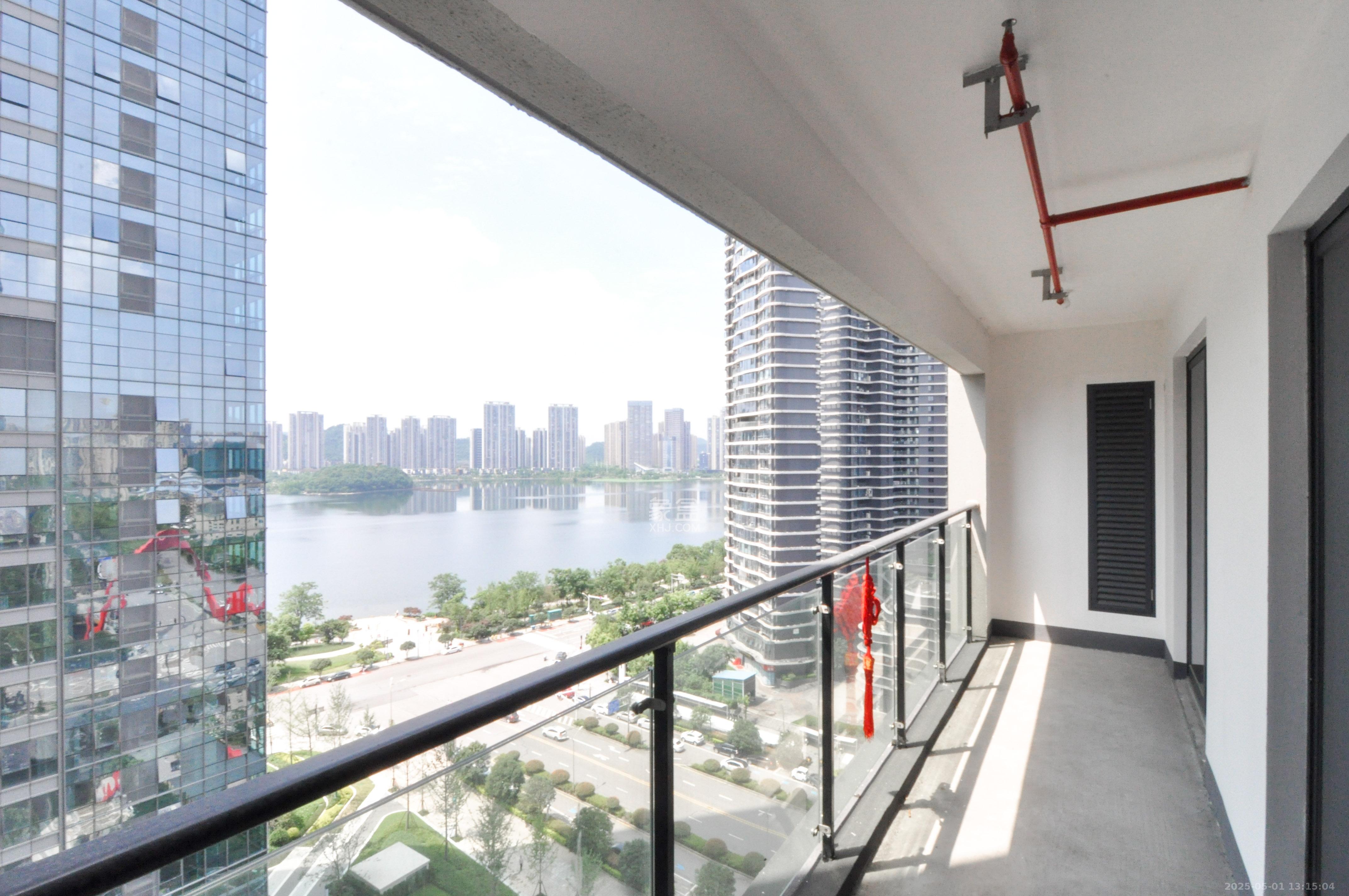 中建梅溪湖中心  4室2厅2卫   298.00万其他