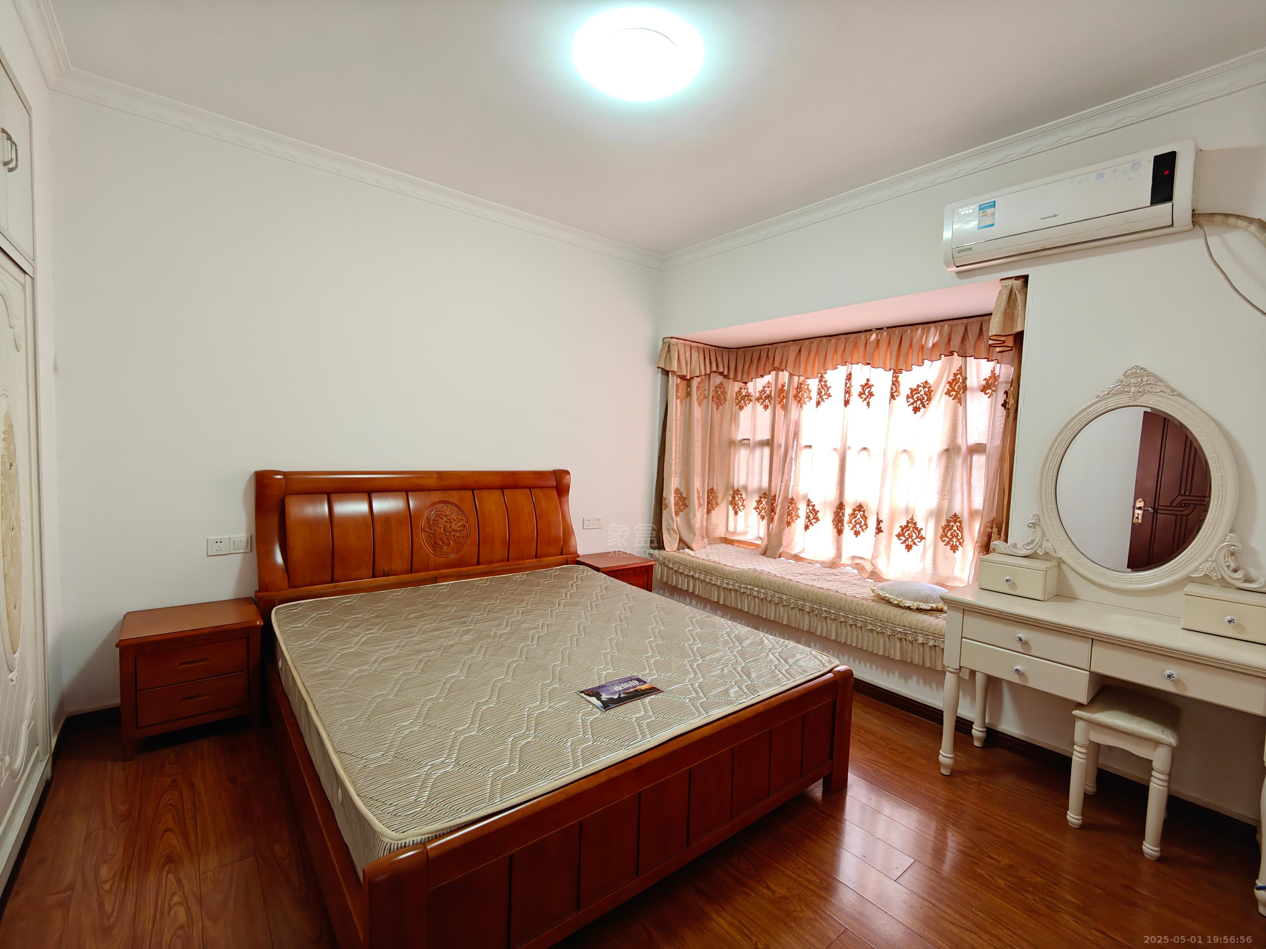 美的城三期 3室2厅1卫 2000.00元/月 美的城三期 3室2厅1卫 2000.00元/月室内图