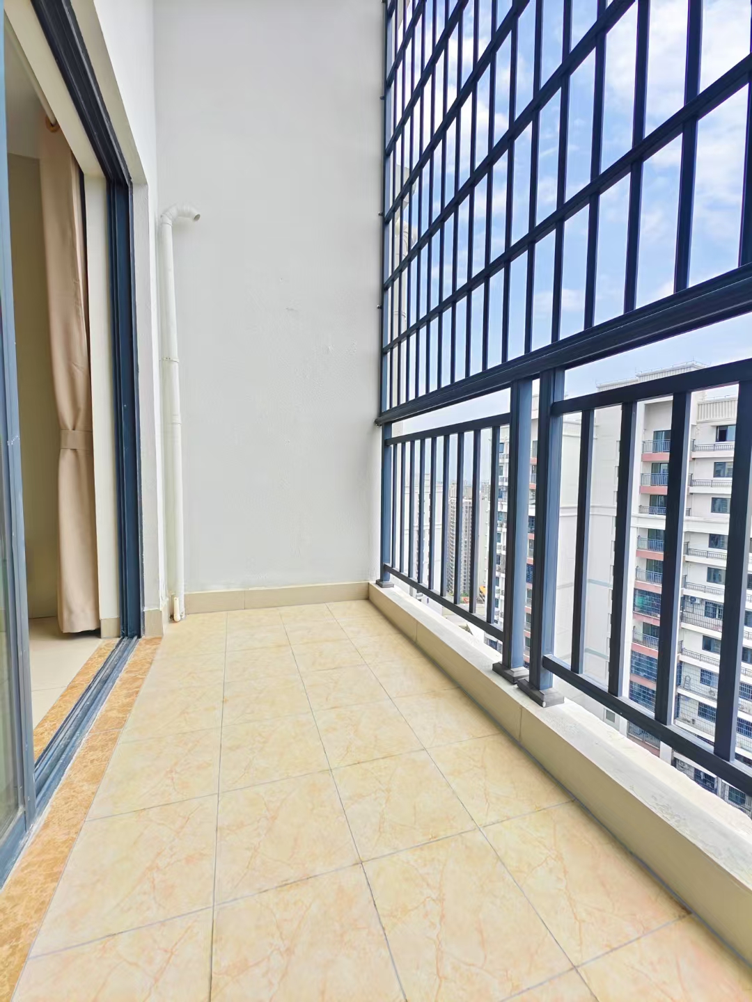 金龙苑 3室2厅1卫 113.0万 金龙苑 3室2厅1卫 113.0万客厅