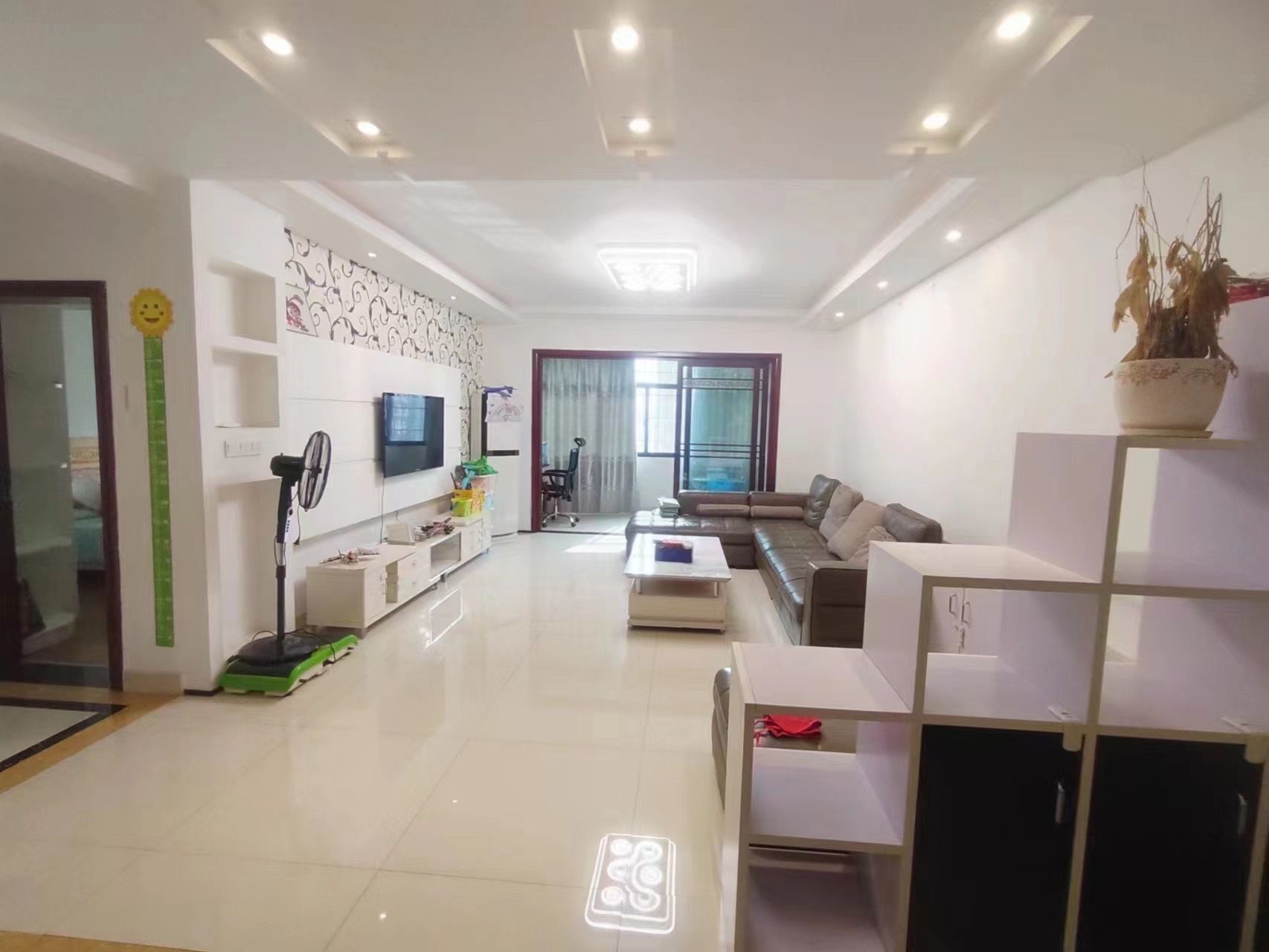 汇景花园 3室0厅0卫 2700.0元/月 汇景花园 3室0厅0卫 2700.0元/月室内图