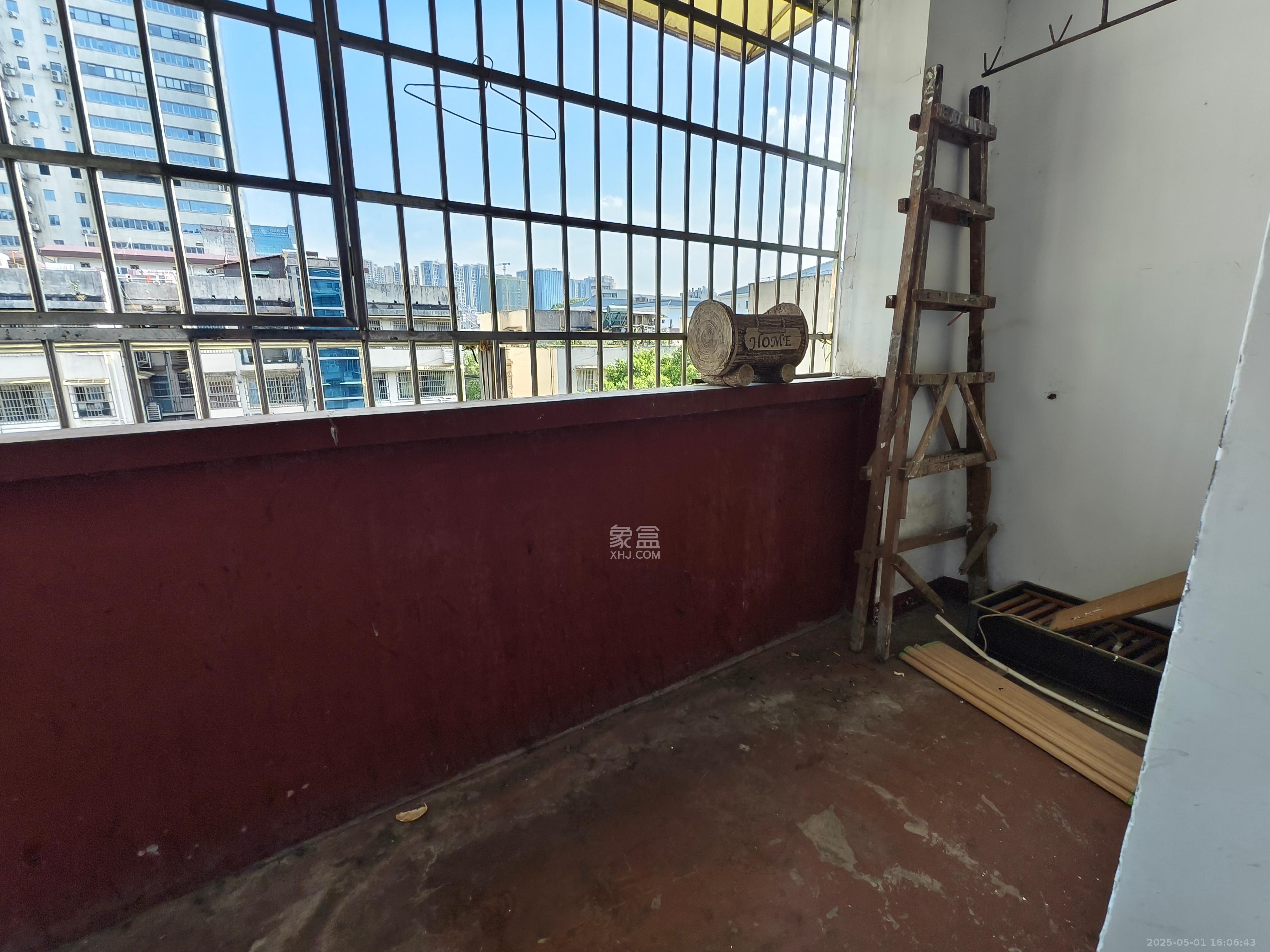 涂家冲社区(涂新小区、农商银行宿舍) 3室2厅1卫 1500.0元/月 涂家冲社区(涂新小区、农商银行宿舍) 3室2厅1卫 1500.0元/月室内图