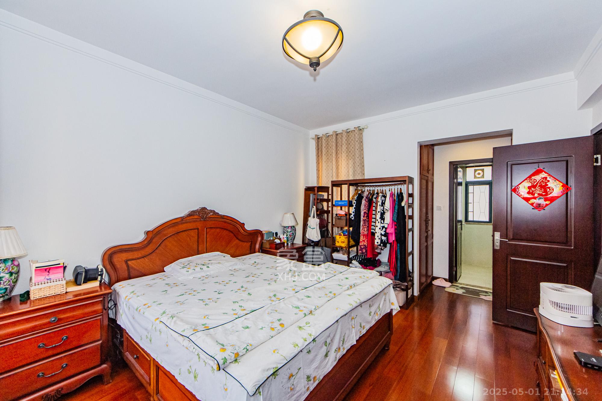 珠江郦城探香里  4室2厅2卫    138.0万 珠江郦城探香里  4室2厅2卫    138.0万卧室