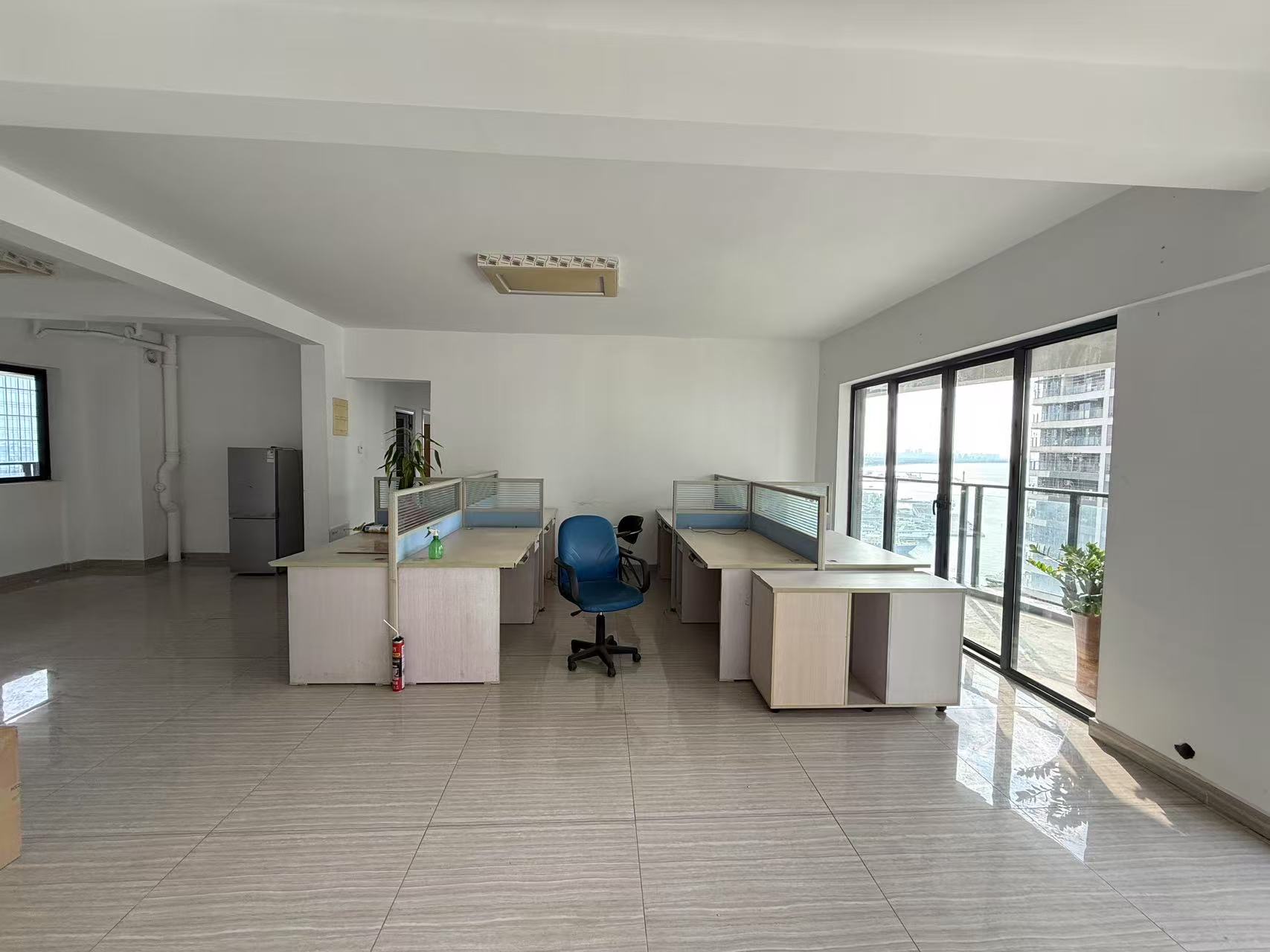 滨海幸福里 3室2厅2卫 3800.0元/月 滨海幸福里 3室2厅2卫 3800.0元/月室内图