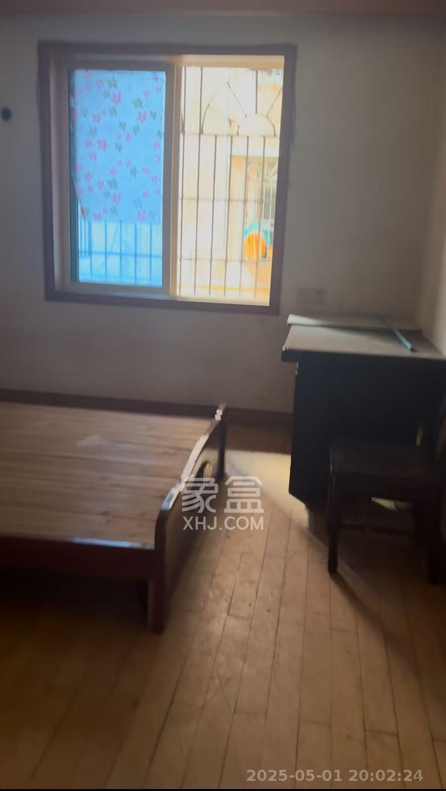 华盛花园  3室2厅1卫    2100.0元/月 华盛花园  3室2厅1卫    2100.0元/月室内图1