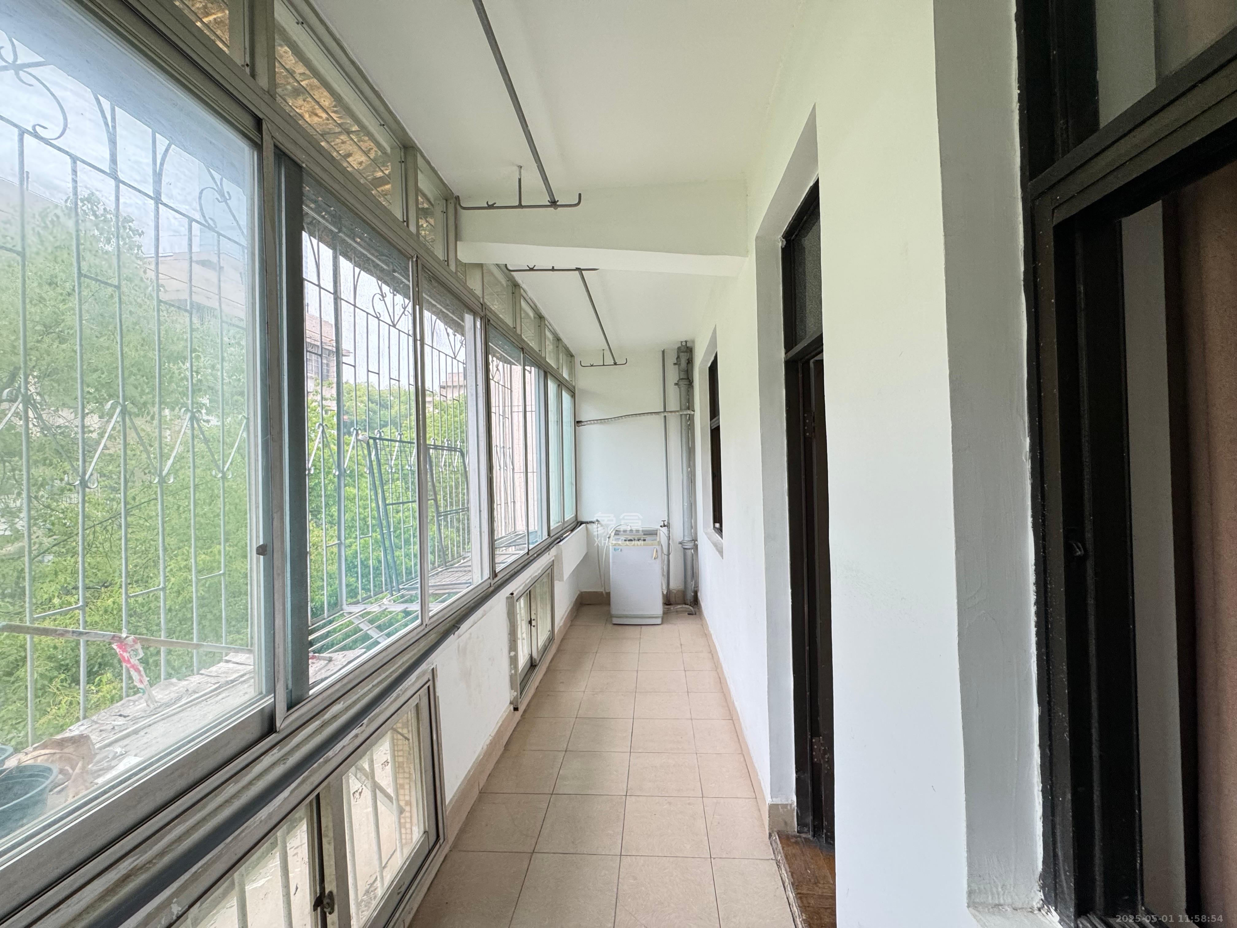 万利新村  1室2厅1卫    1700.0元/月室内图