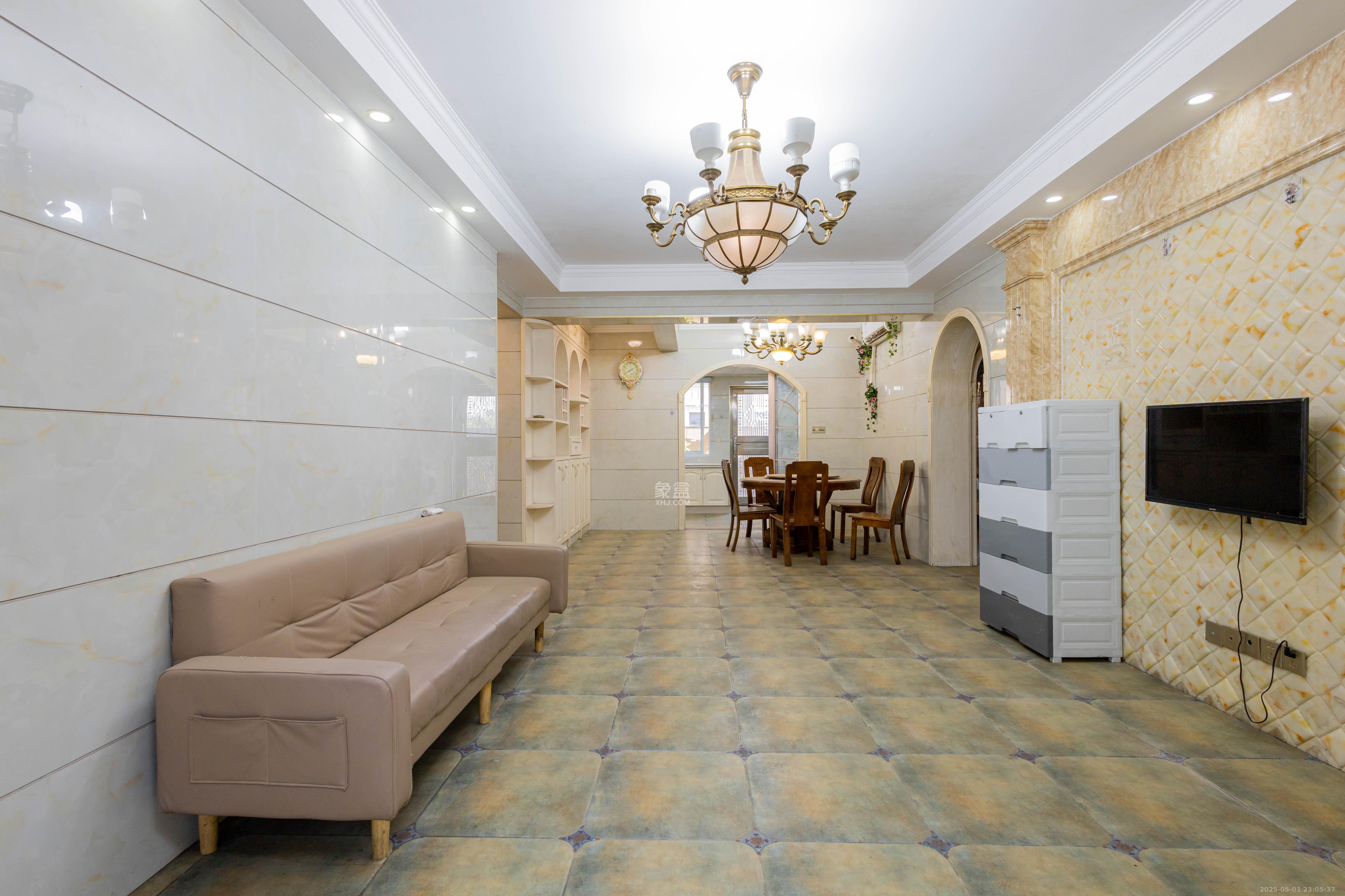 东方美地 3室2厅2卫 86.8万 东方美地 3室2厅2卫 86.8万客厅