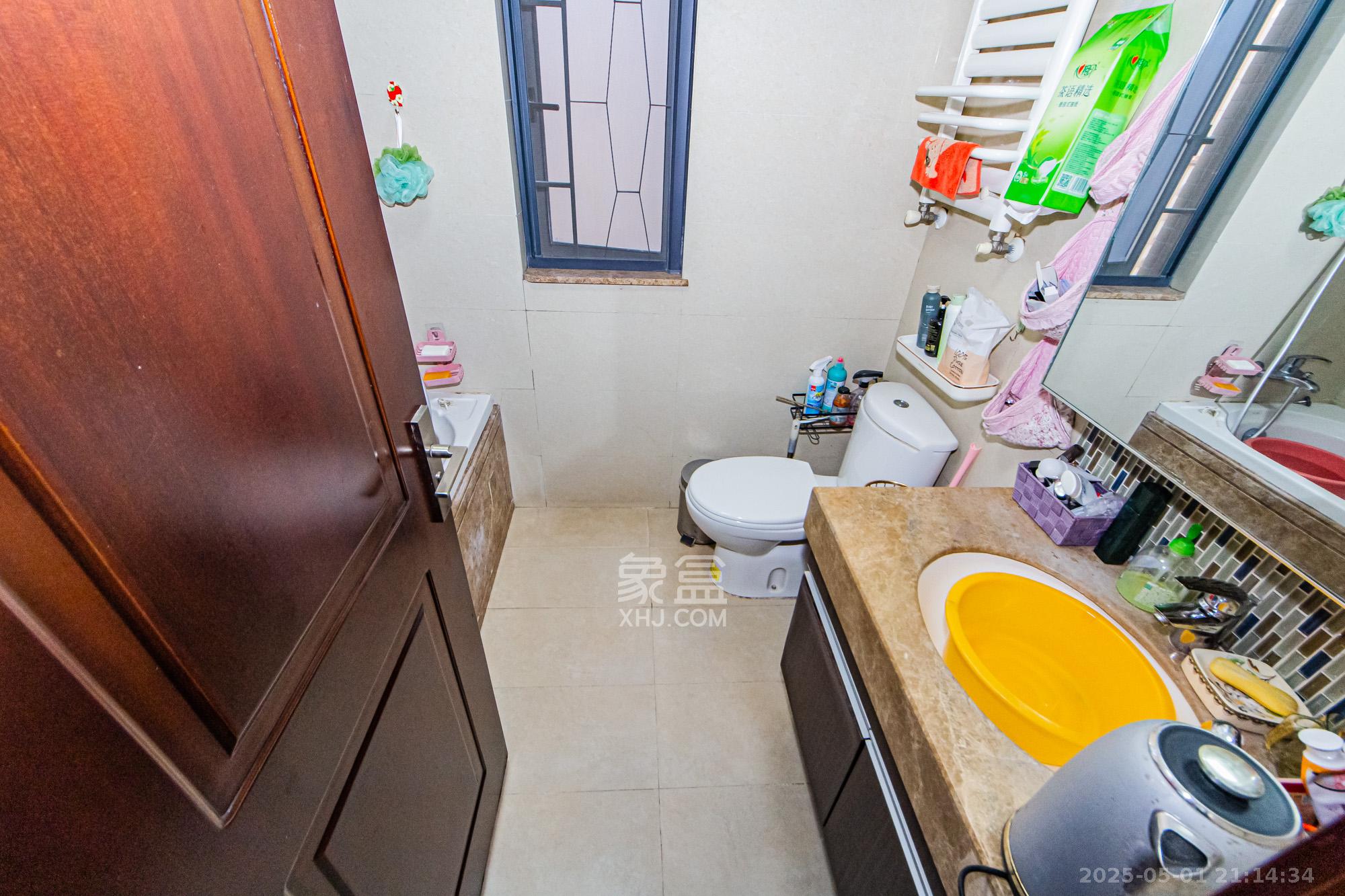 珠江郦城探香里  4室2厅2卫    138.0万 珠江郦城探香里  4室2厅2卫    138.0万卫生间