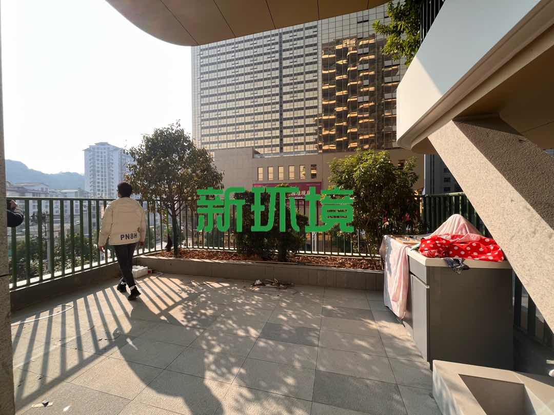 福天中央公馆  3室2厅2卫   112.00万客厅
