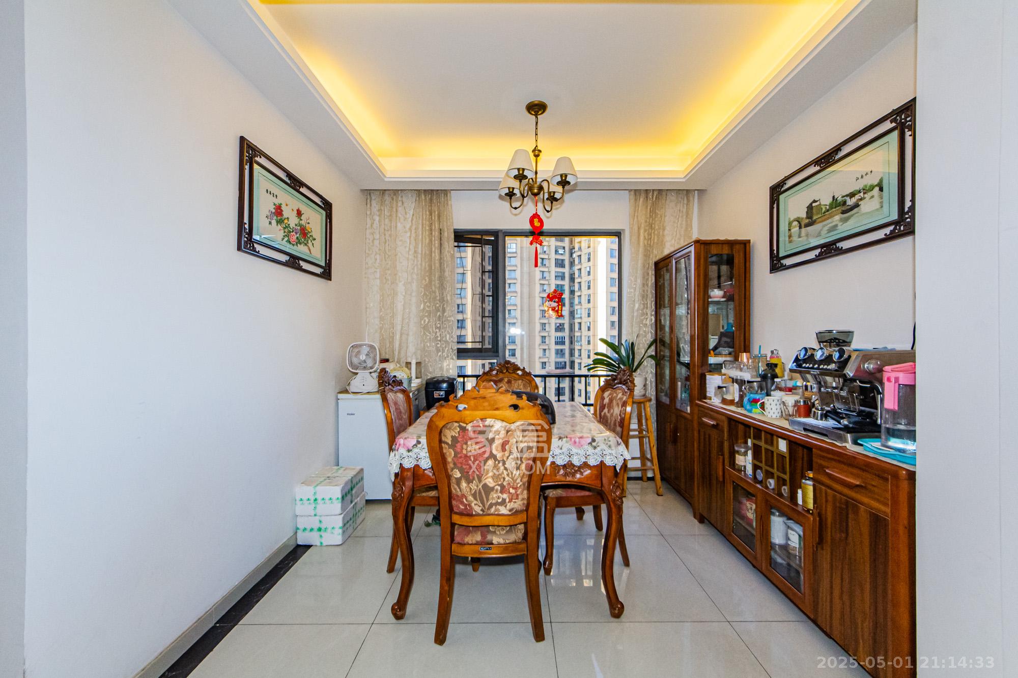 珠江郦城探香里  4室2厅2卫    138.0万 珠江郦城探香里  4室2厅2卫    138.0万客厅