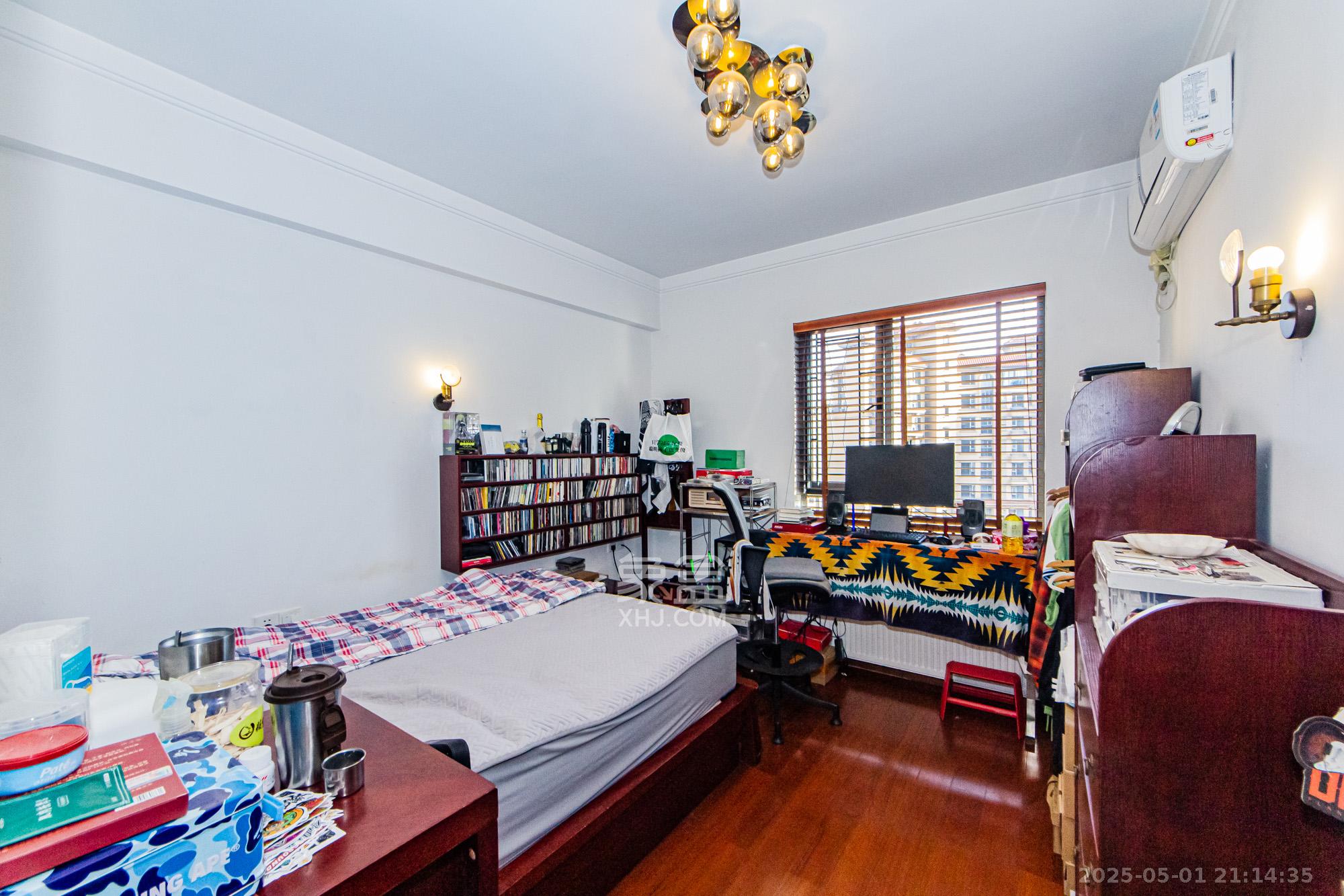 珠江郦城探香里  4室2厅2卫    138.0万 珠江郦城探香里  4室2厅2卫    138.0万卧室