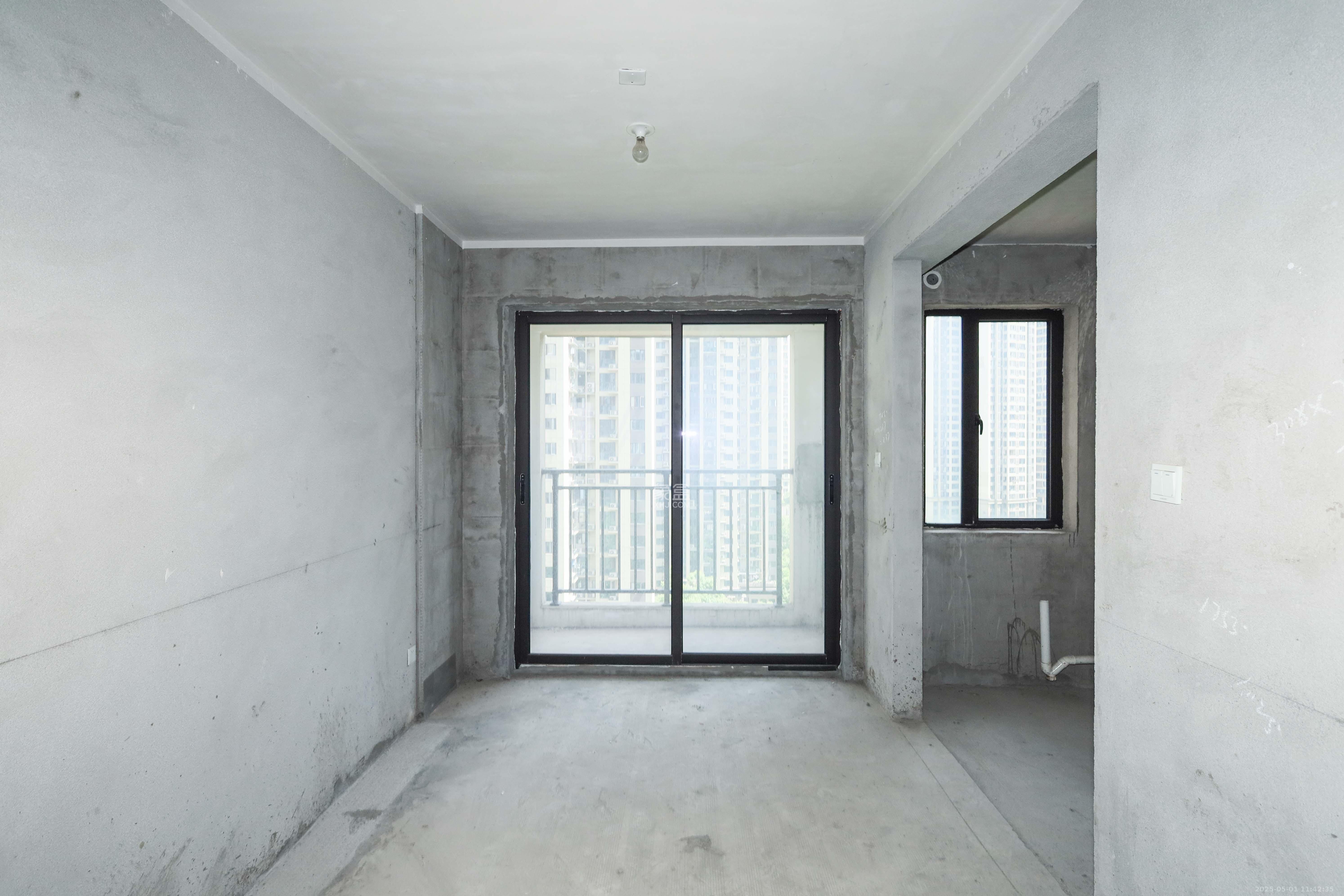 中国铁建梅溪青秀二期  4室2厅2卫   220.00万其他