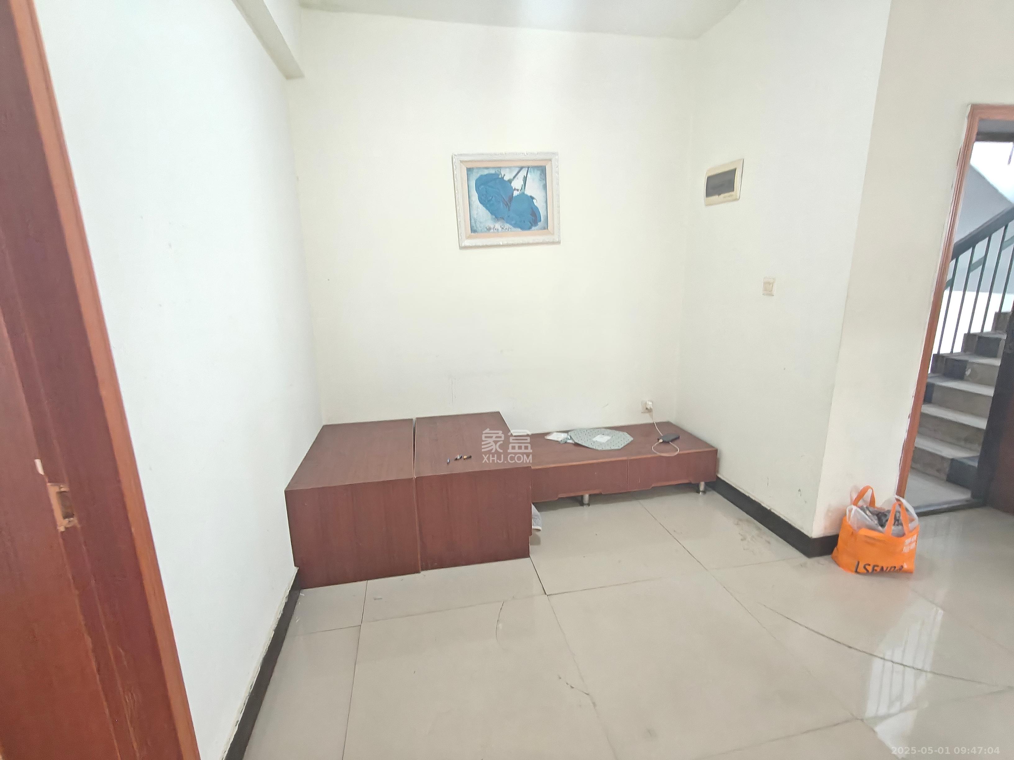 颐美沁园  1室0厅0卫   1300.00元/月