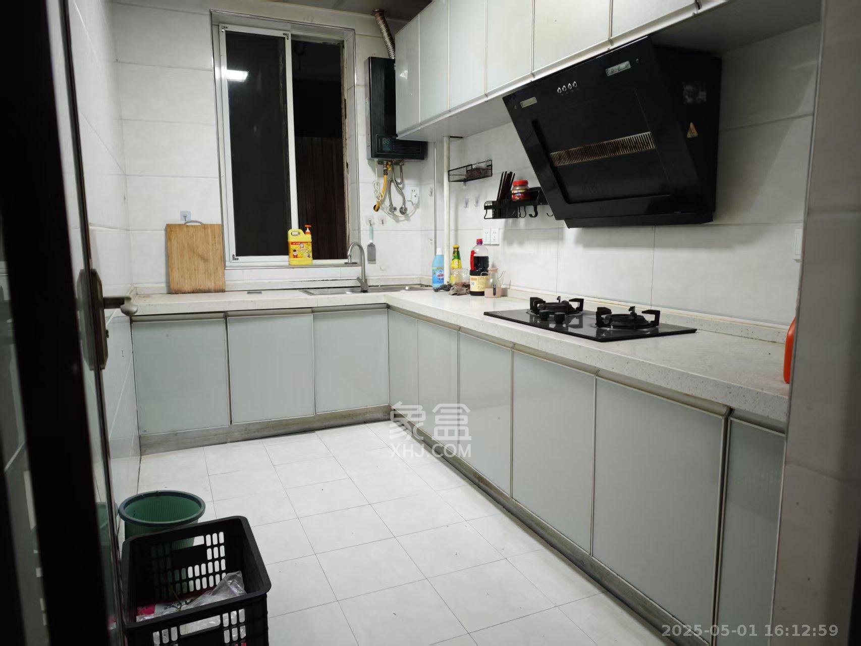 城市山水豪园(山水城市风景) 3室2厅2卫 2200.0元/月 城市山水豪园(山水城市风景) 3室2厅2卫 2200.0元/月室内图